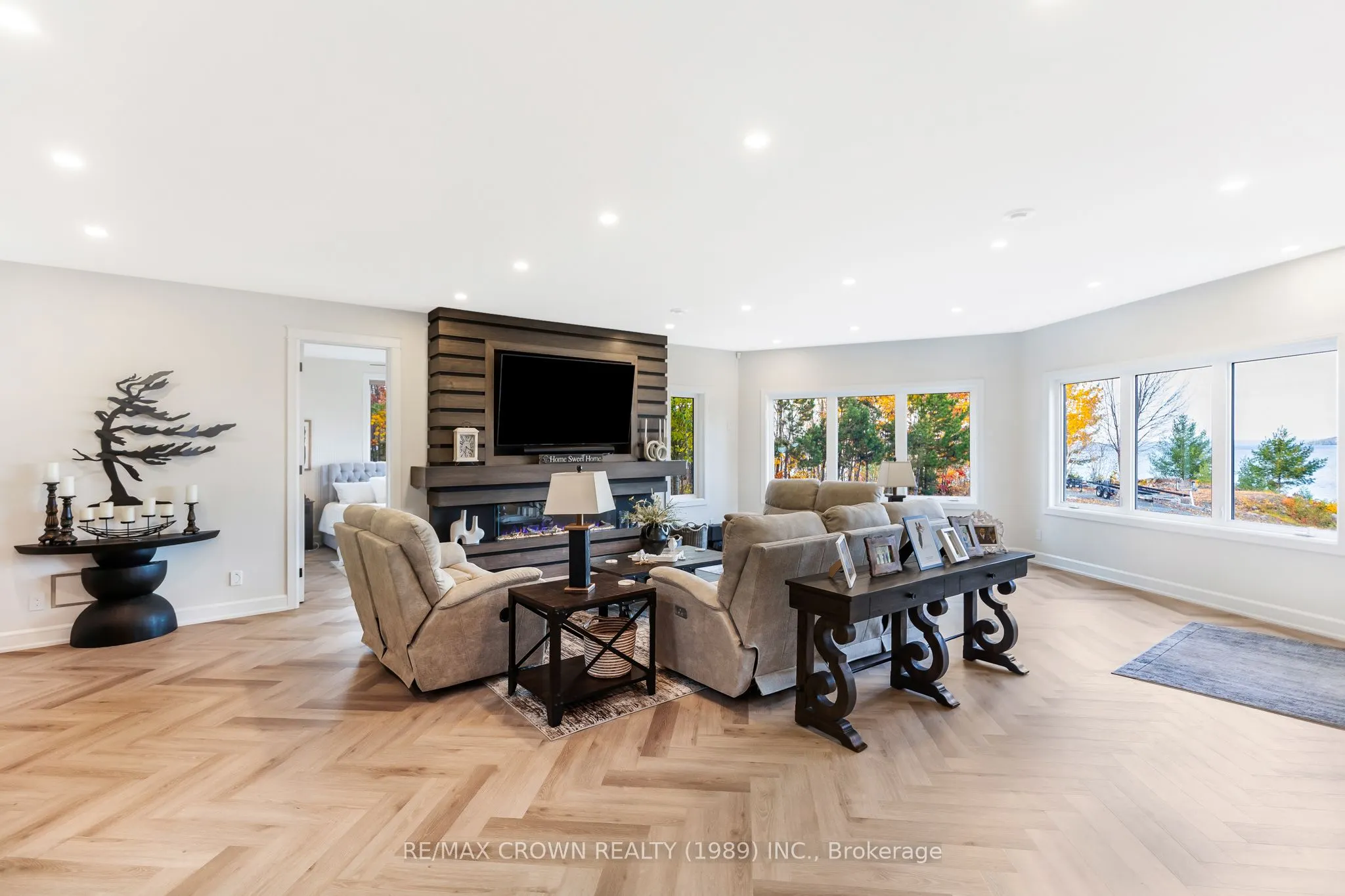 20 Breezehill Road