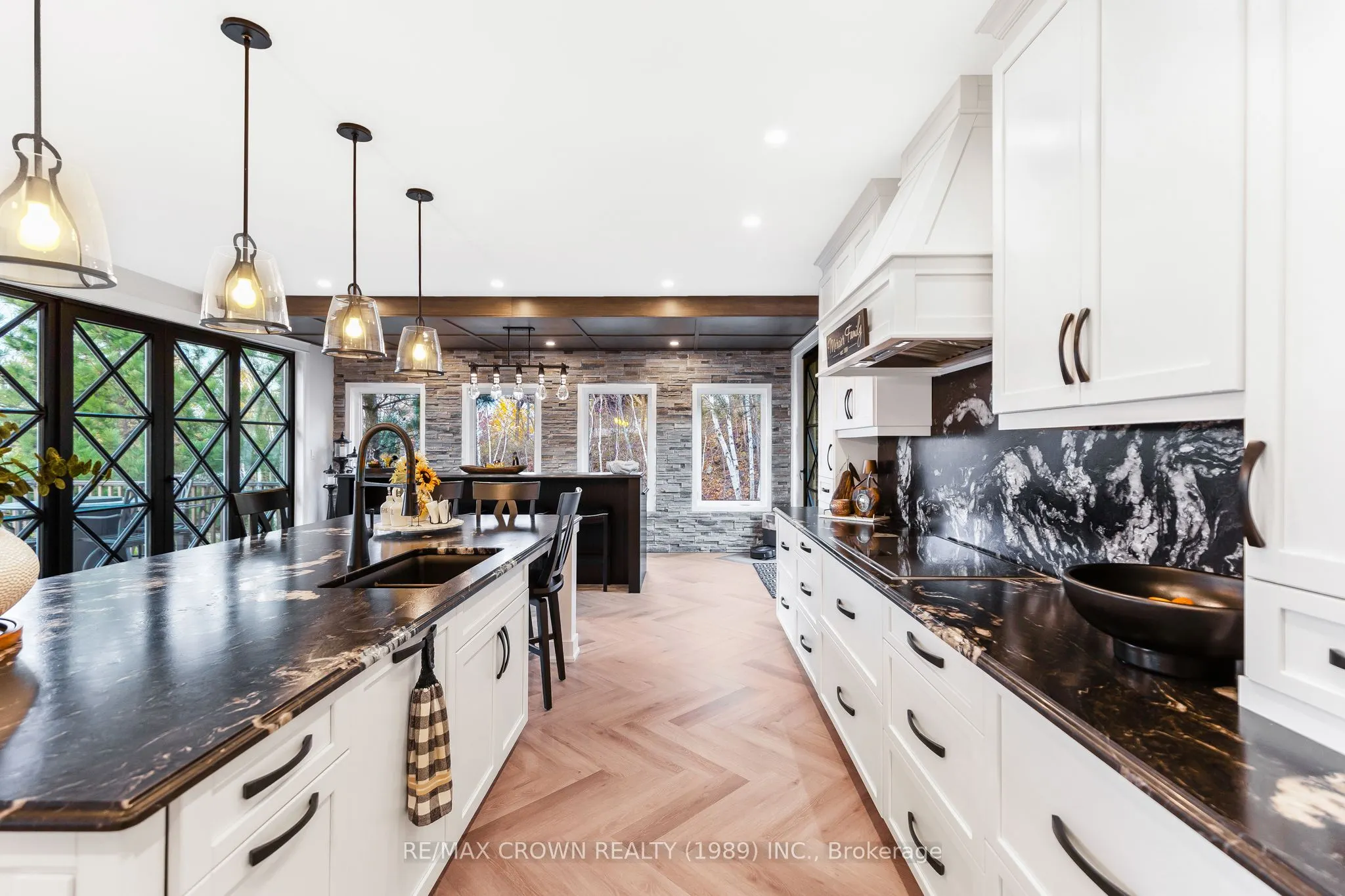 20 Breezehill Road