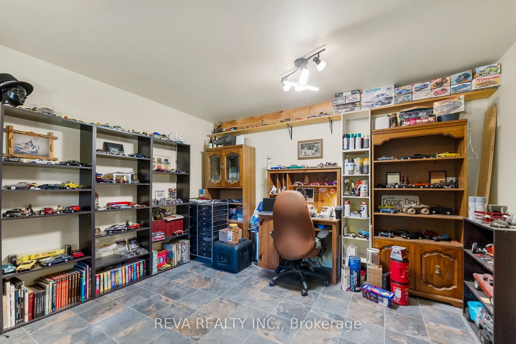 902 North Baptiste Lake Road