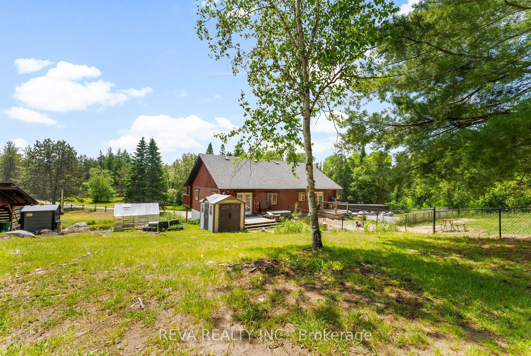 902 North Baptiste Lake Road