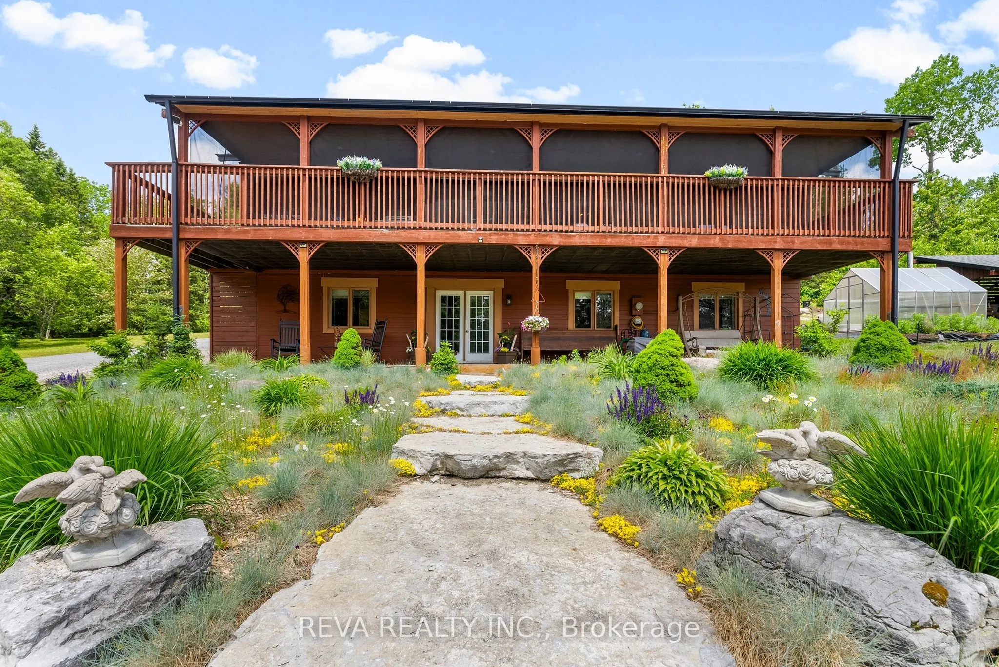 902 North Baptiste Lake Road