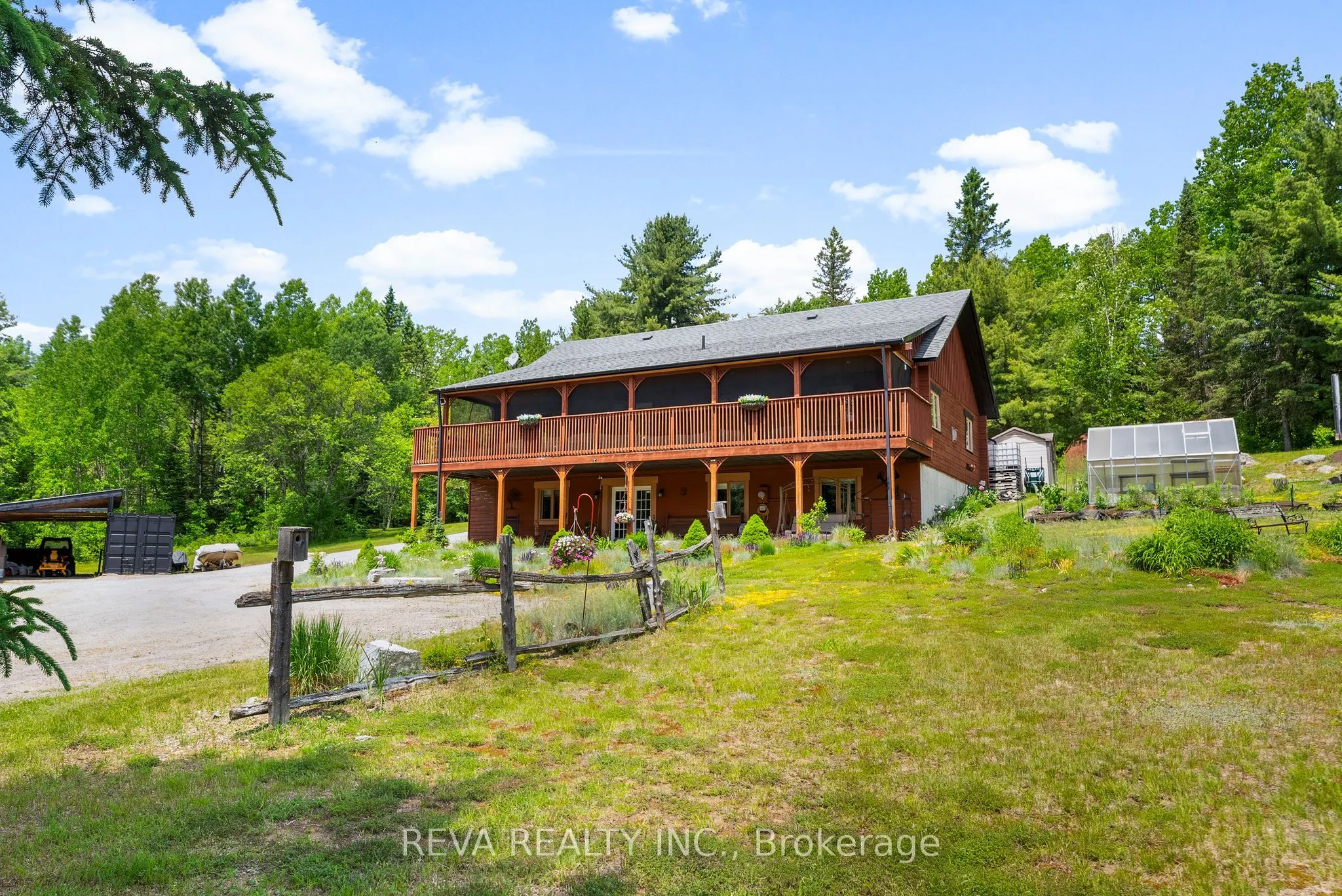 902 North Baptiste Lake Road