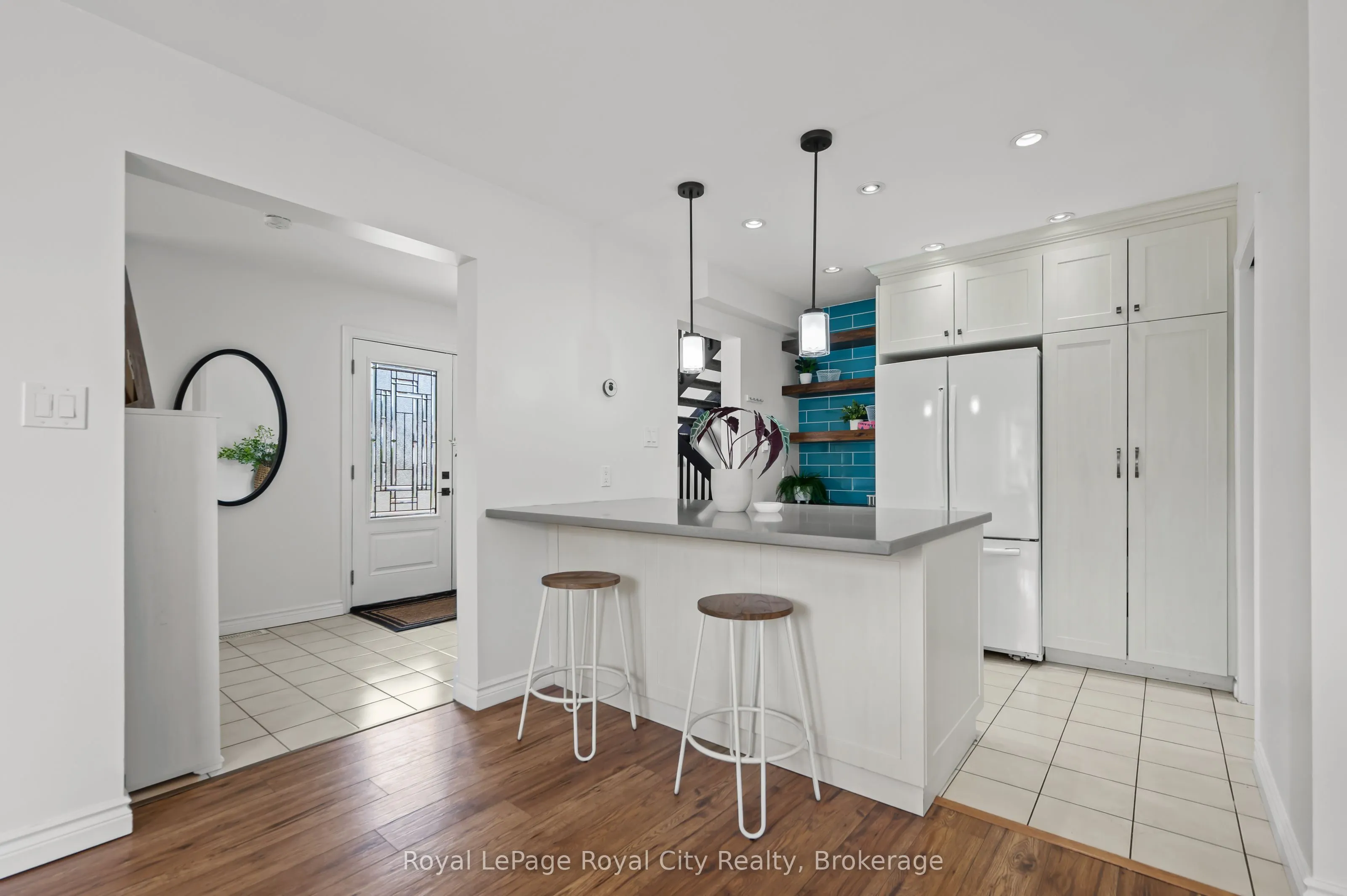 306 Imperial Road S