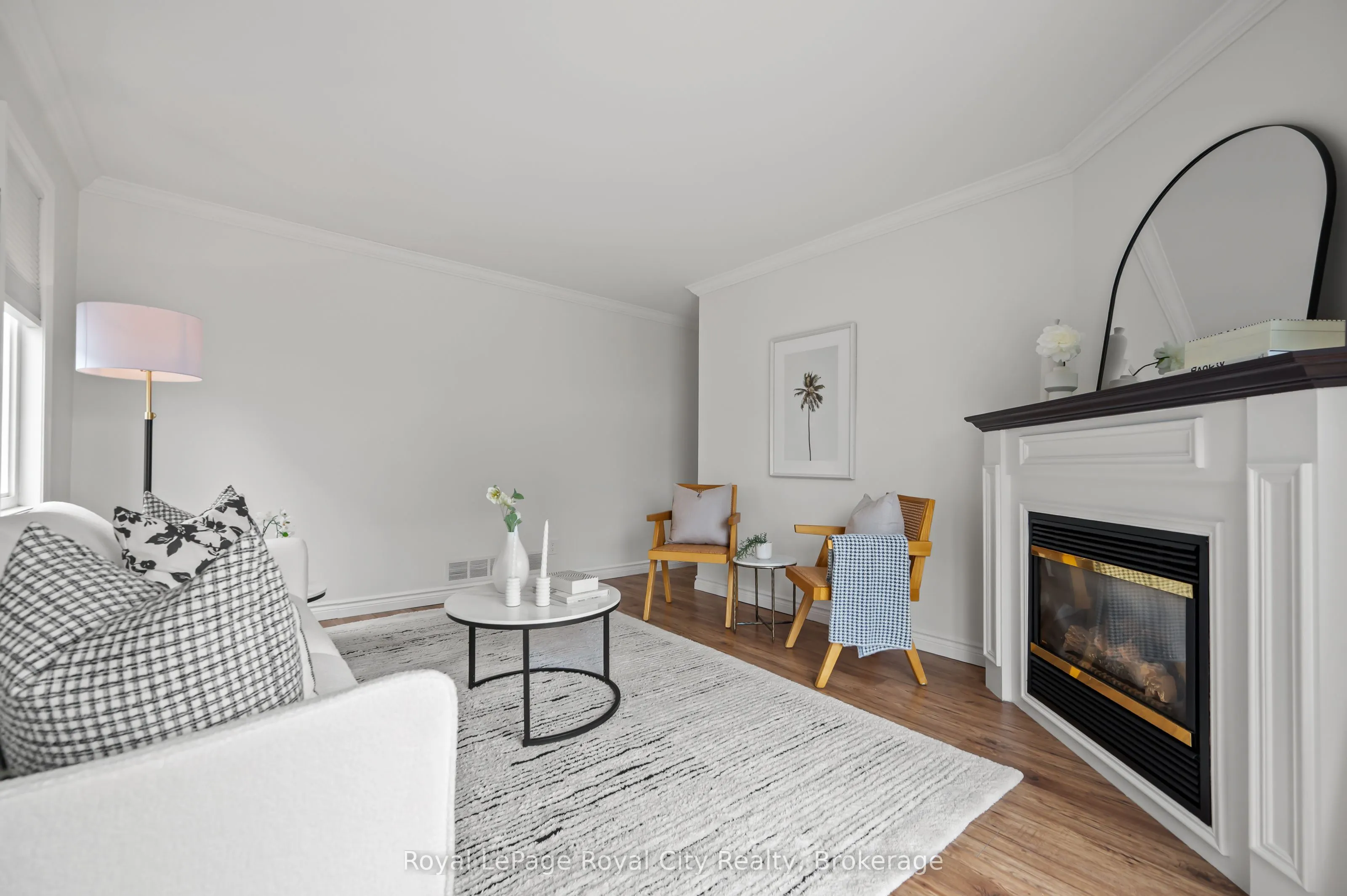 306 Imperial Road S
