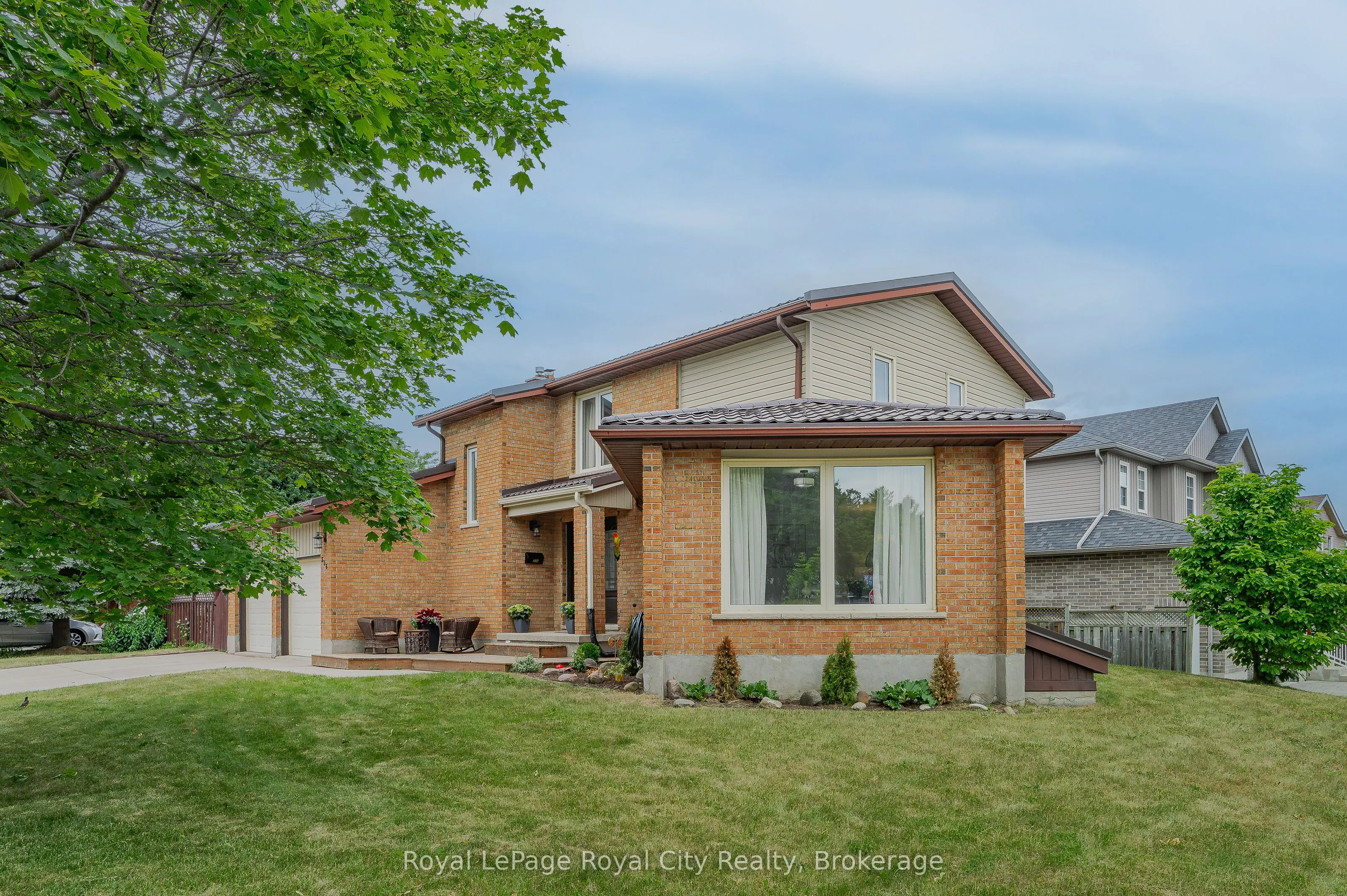 306 Imperial Road S