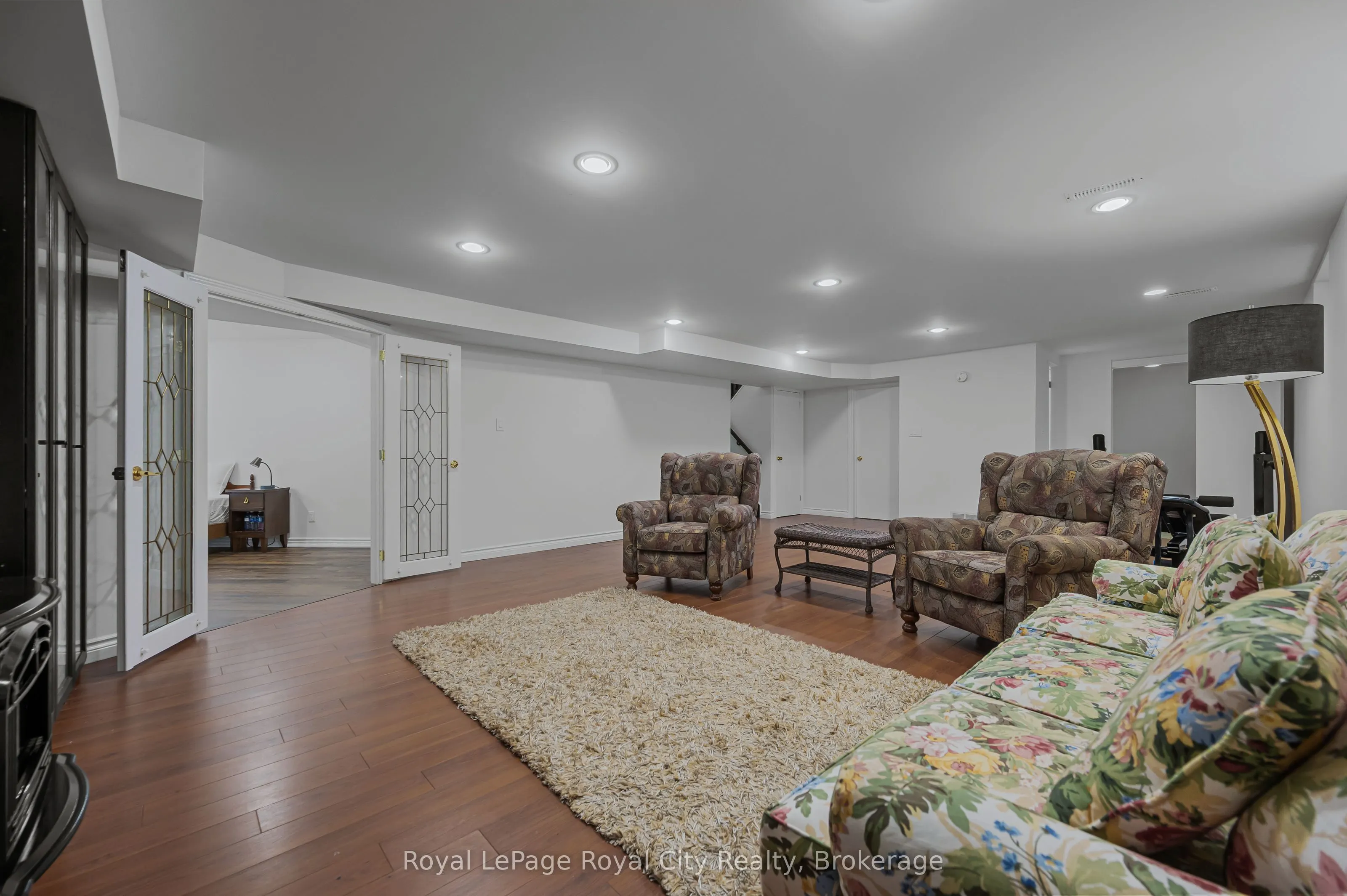 306 Imperial Road S