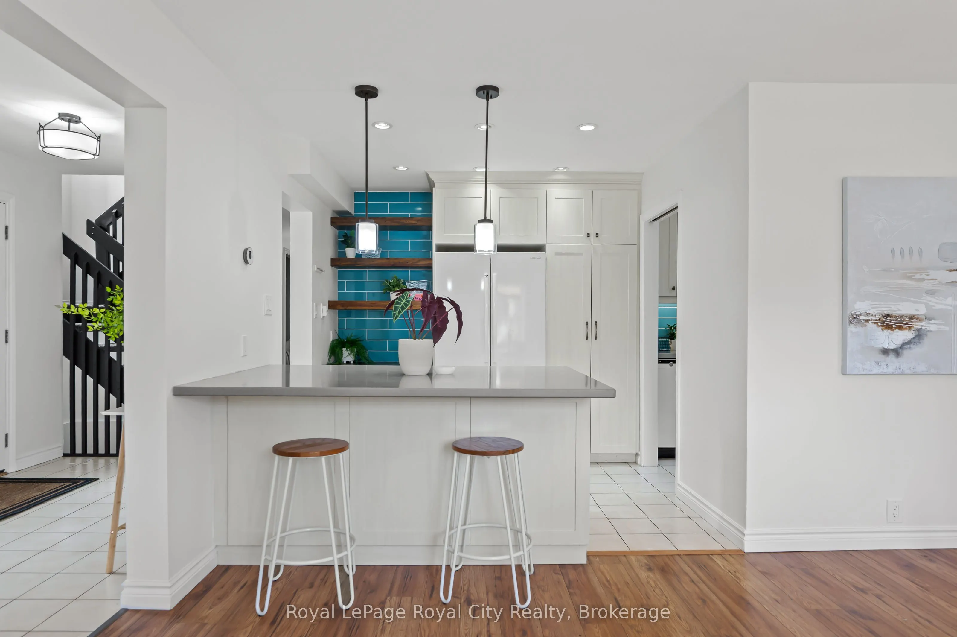 306 Imperial Road S