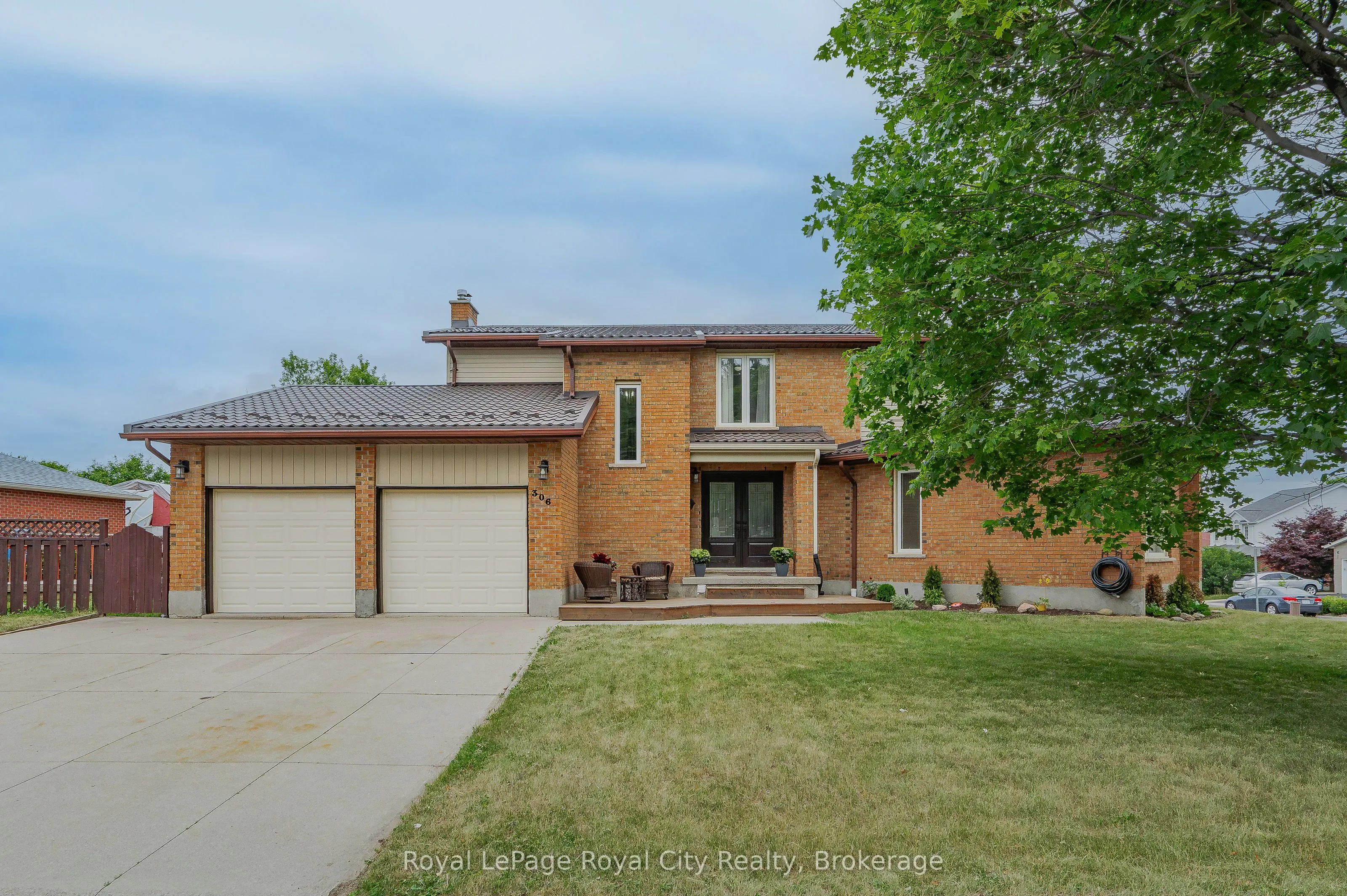 306 Imperial Road S