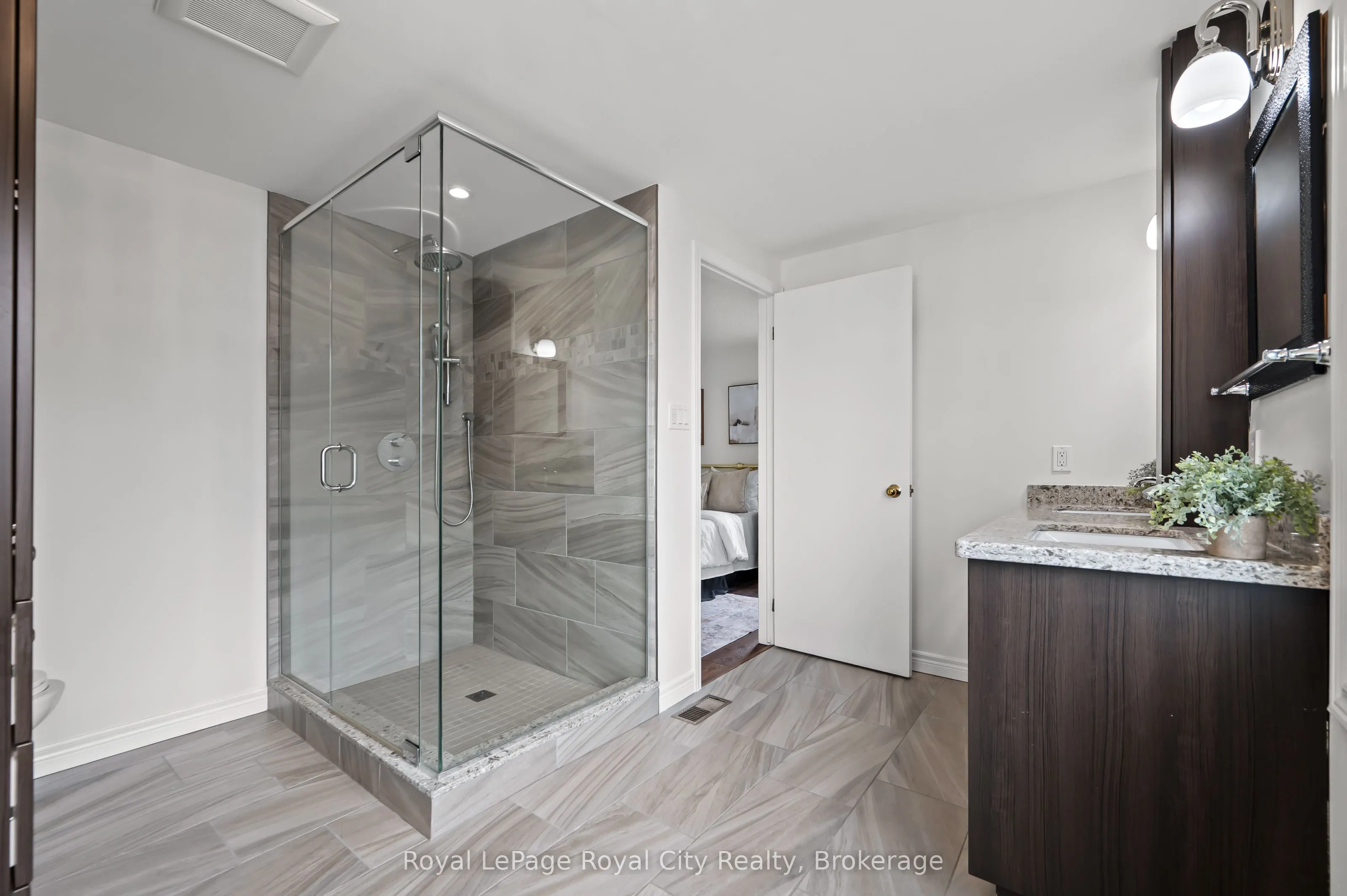 306 Imperial Road S