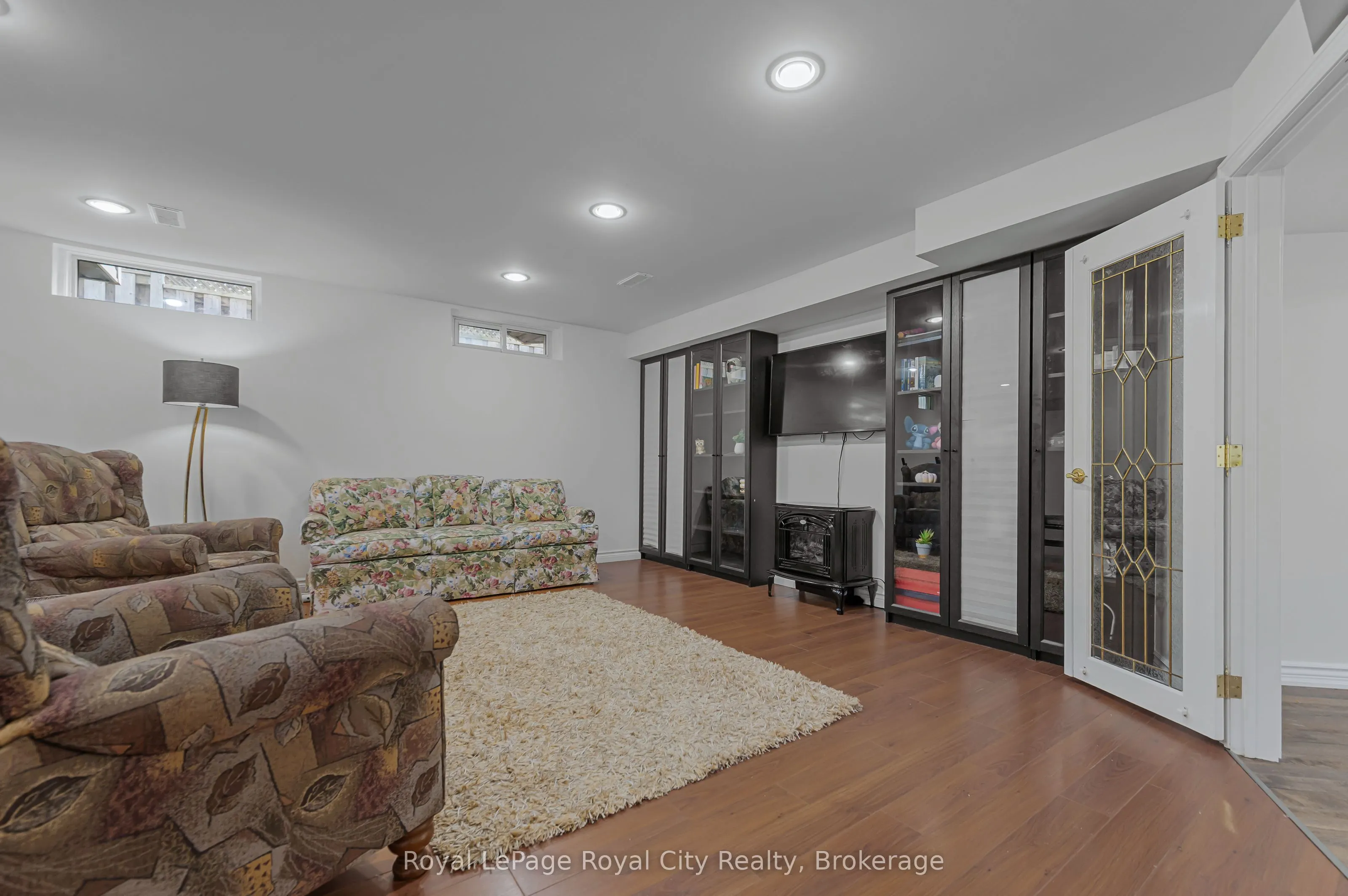 306 Imperial Road S