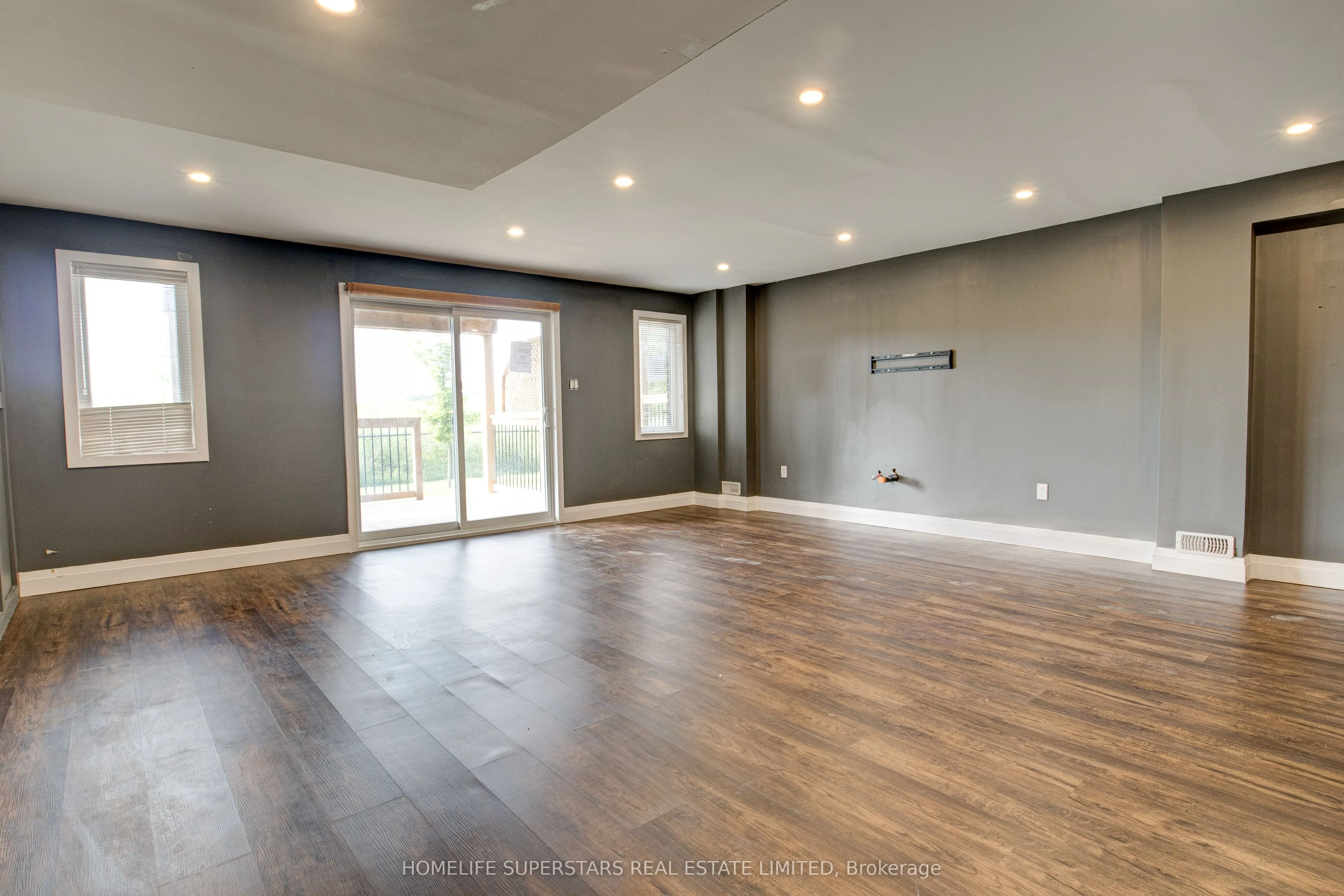 33 Woodedge Circle
