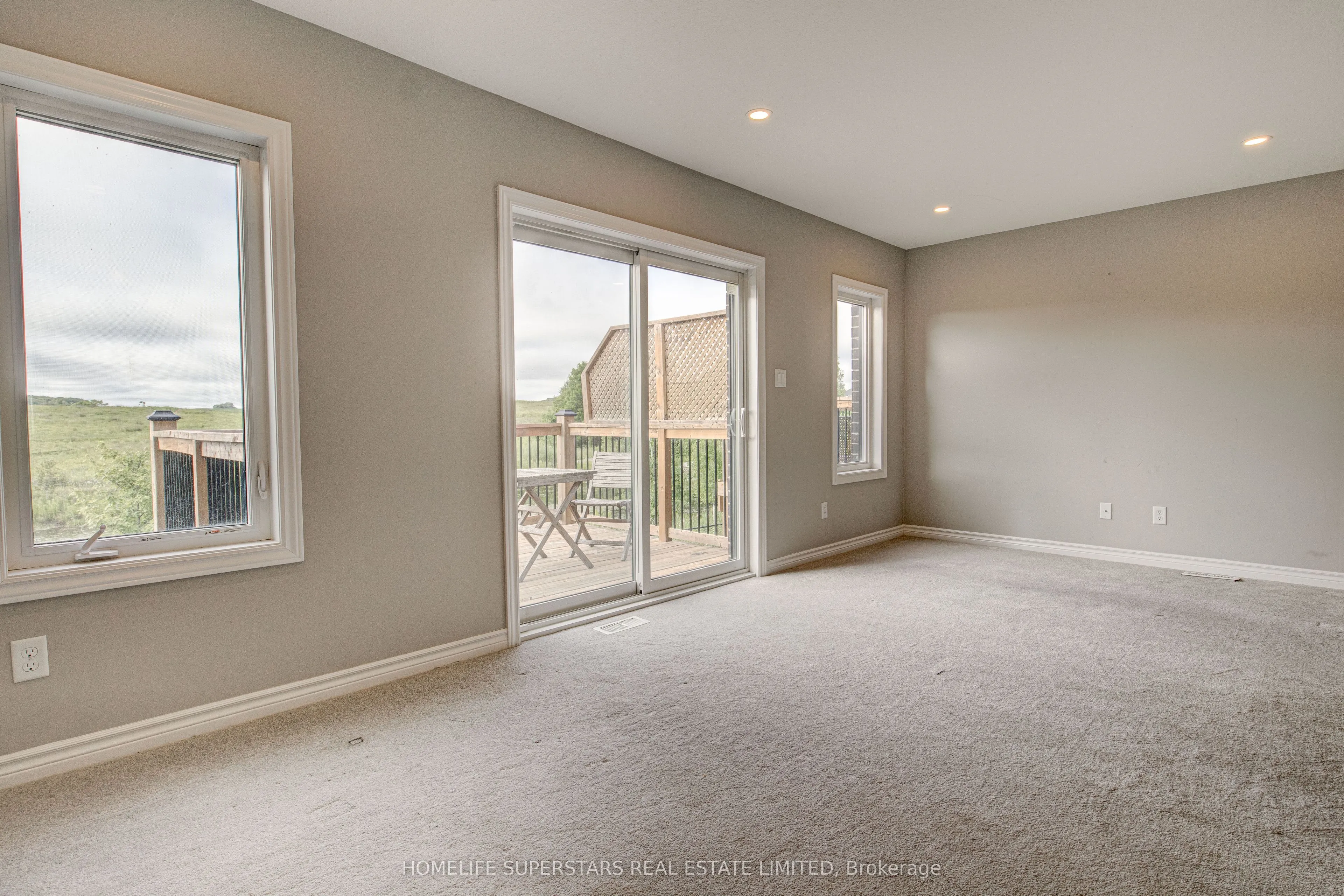 33 Woodedge Circle