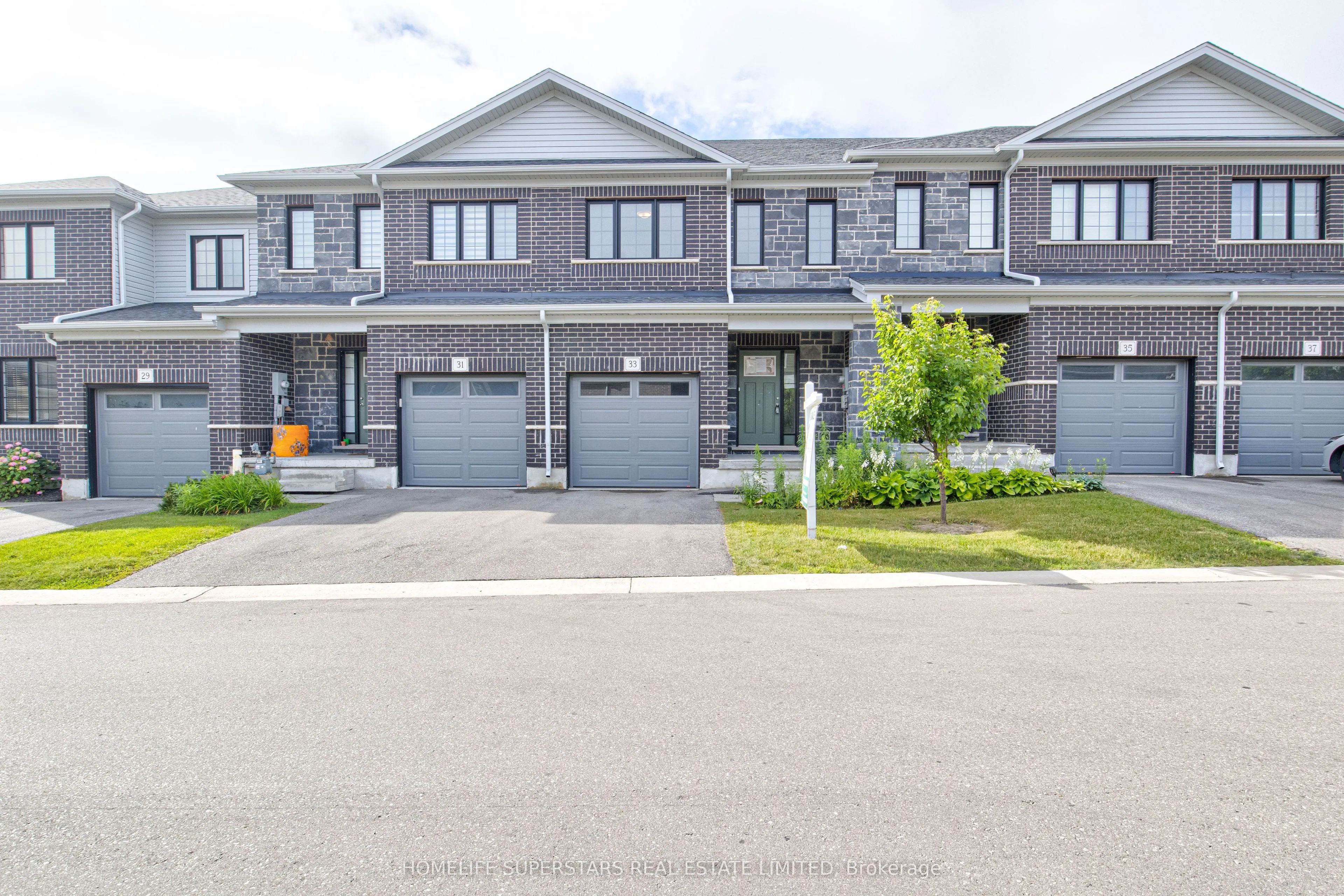 33 Woodedge Circle