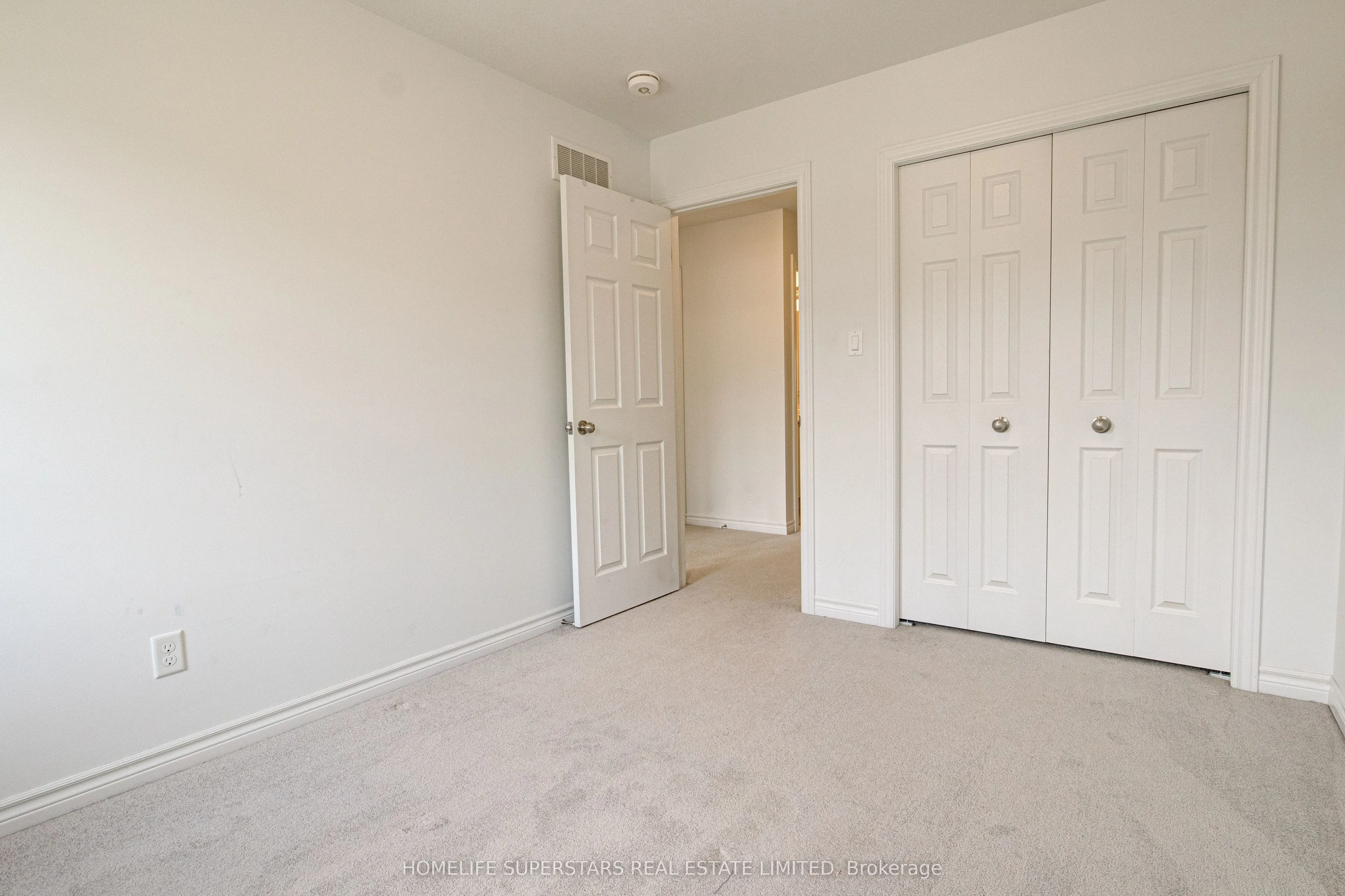 33 Woodedge Circle