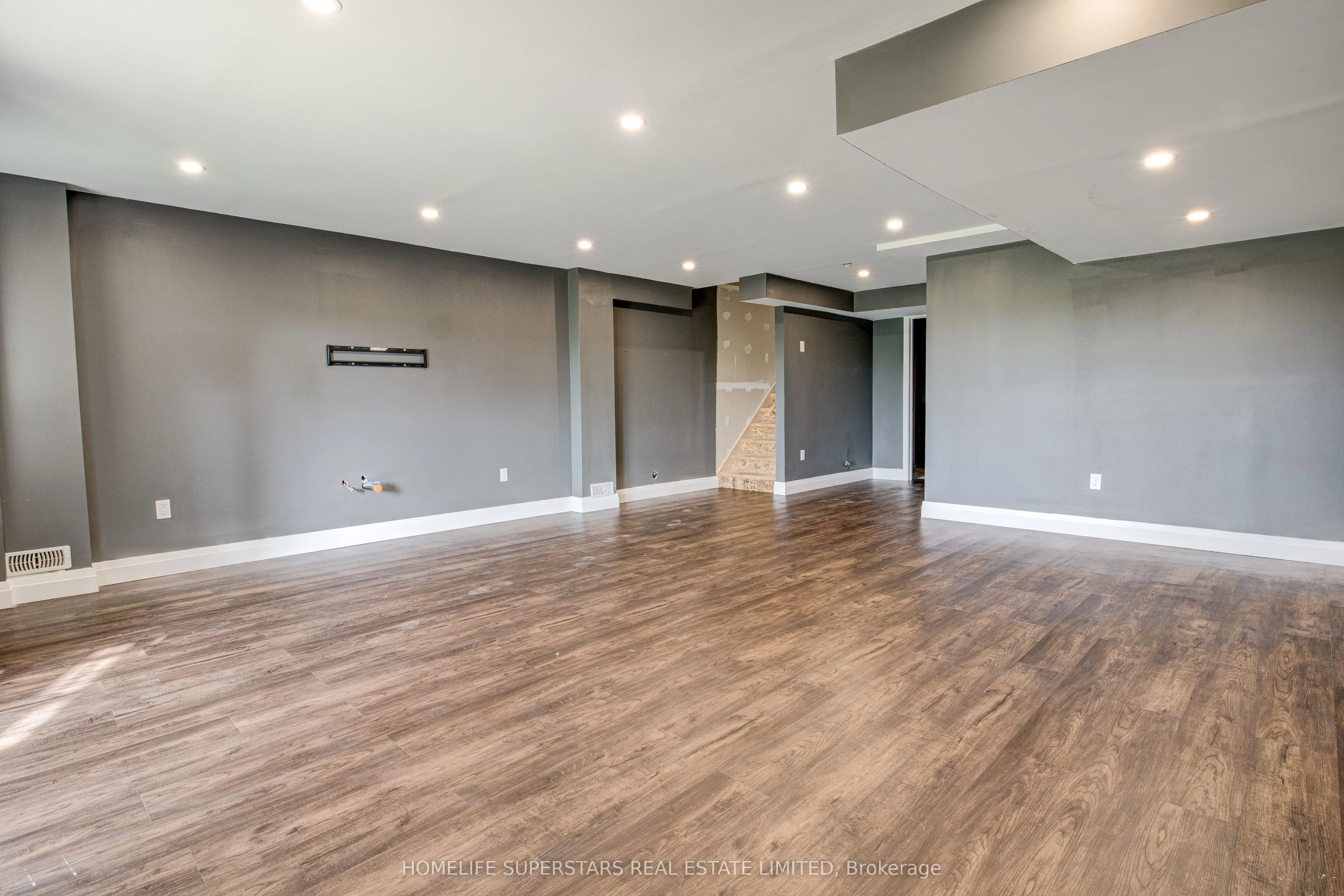 33 Woodedge Circle