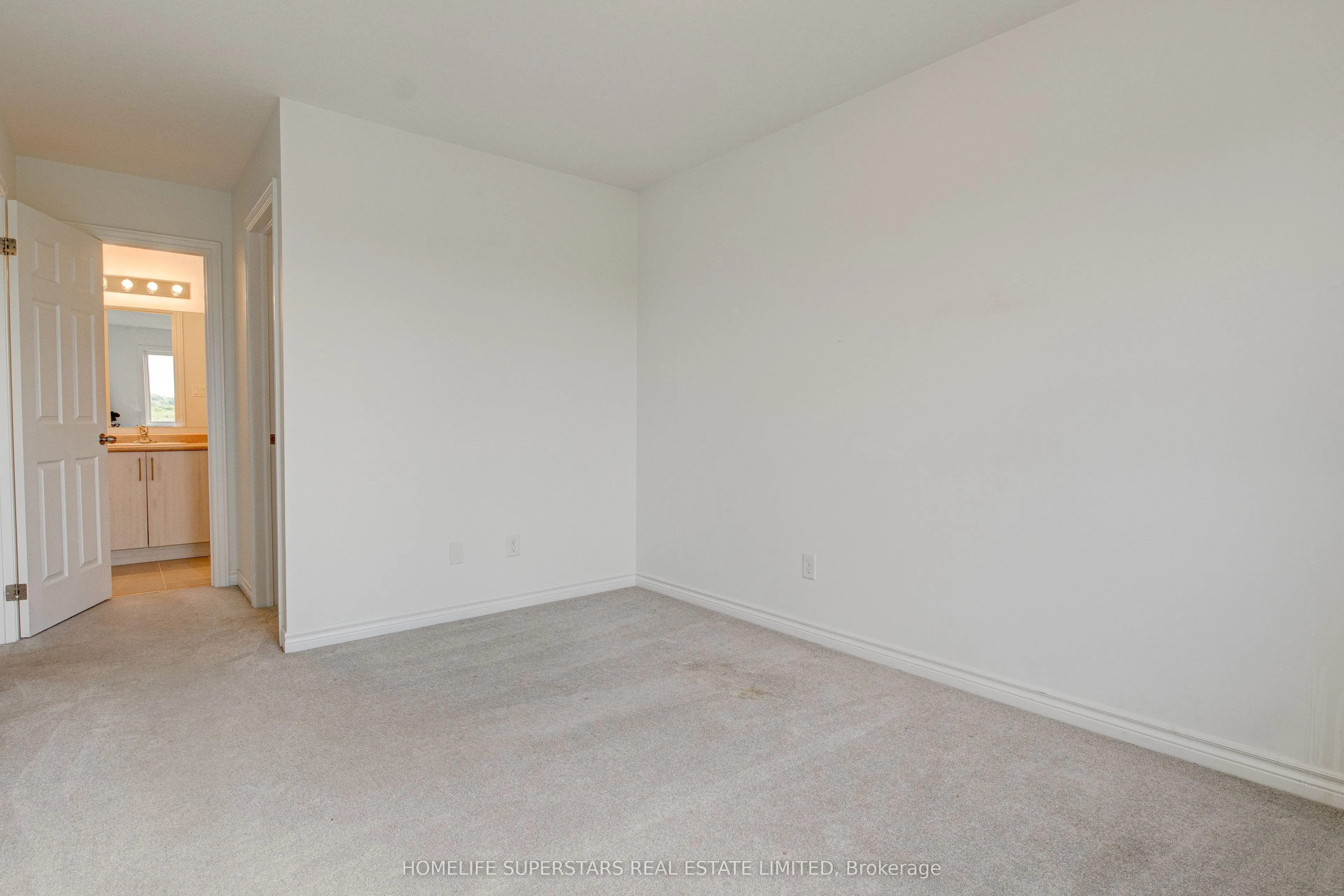 33 Woodedge Circle