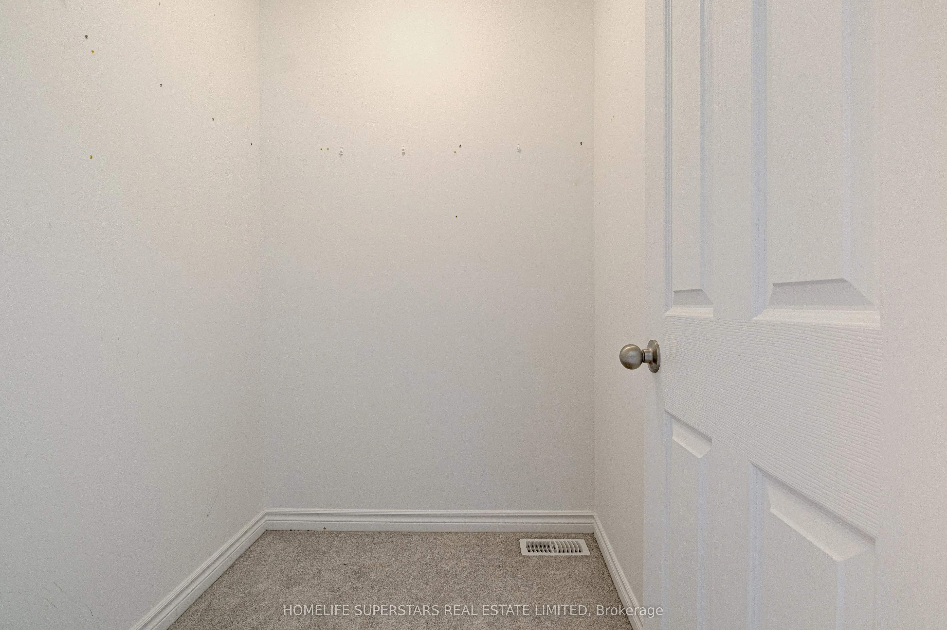 33 Woodedge Circle