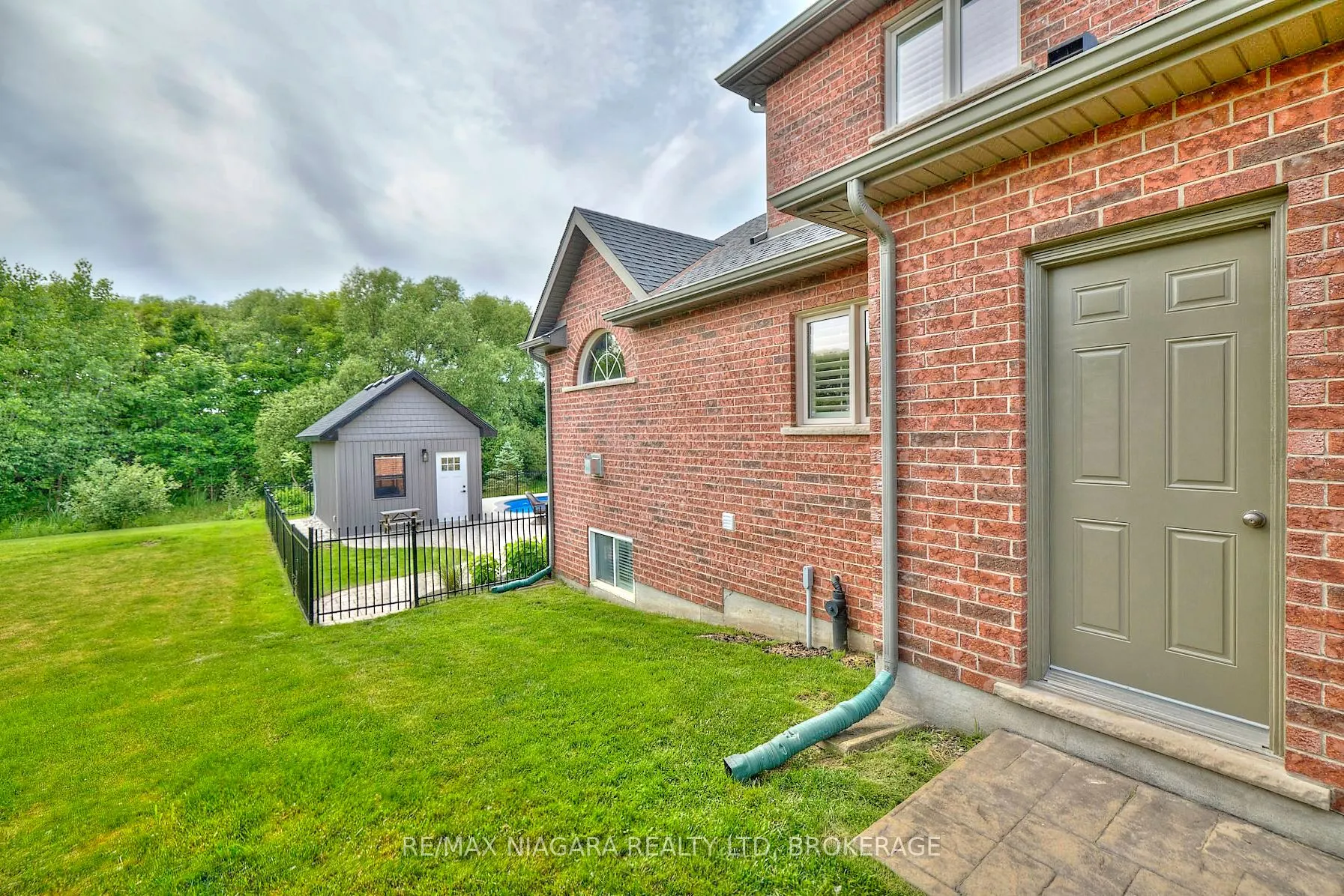 507 CARRIE Avenue