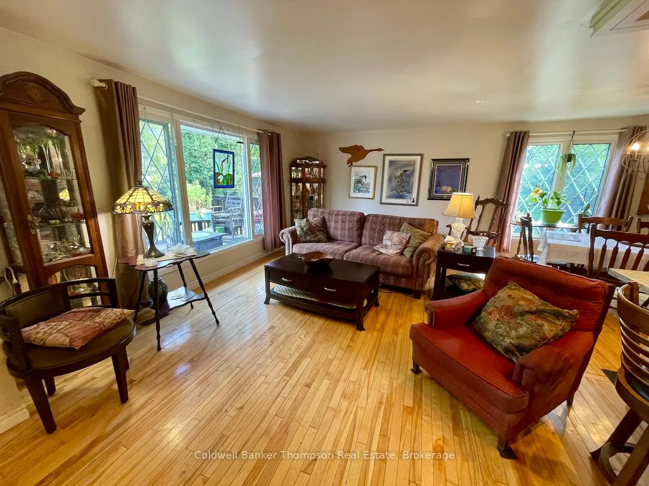 284 Lawrence Avenue