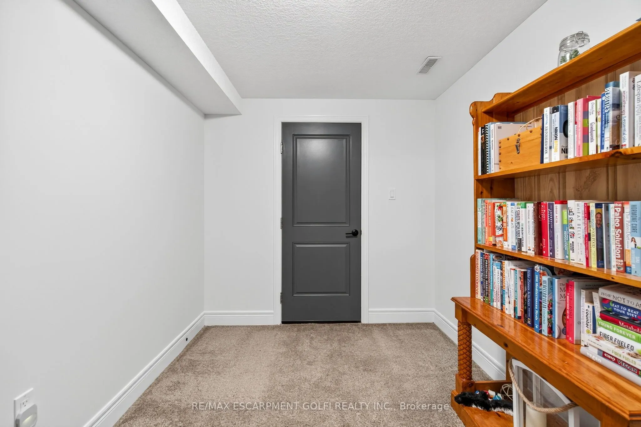 254 Gosling Gardens, #17