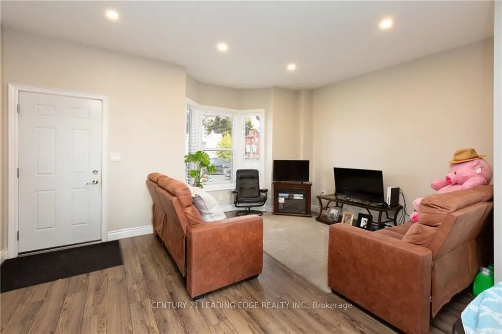 382 Cannon Street E, #A