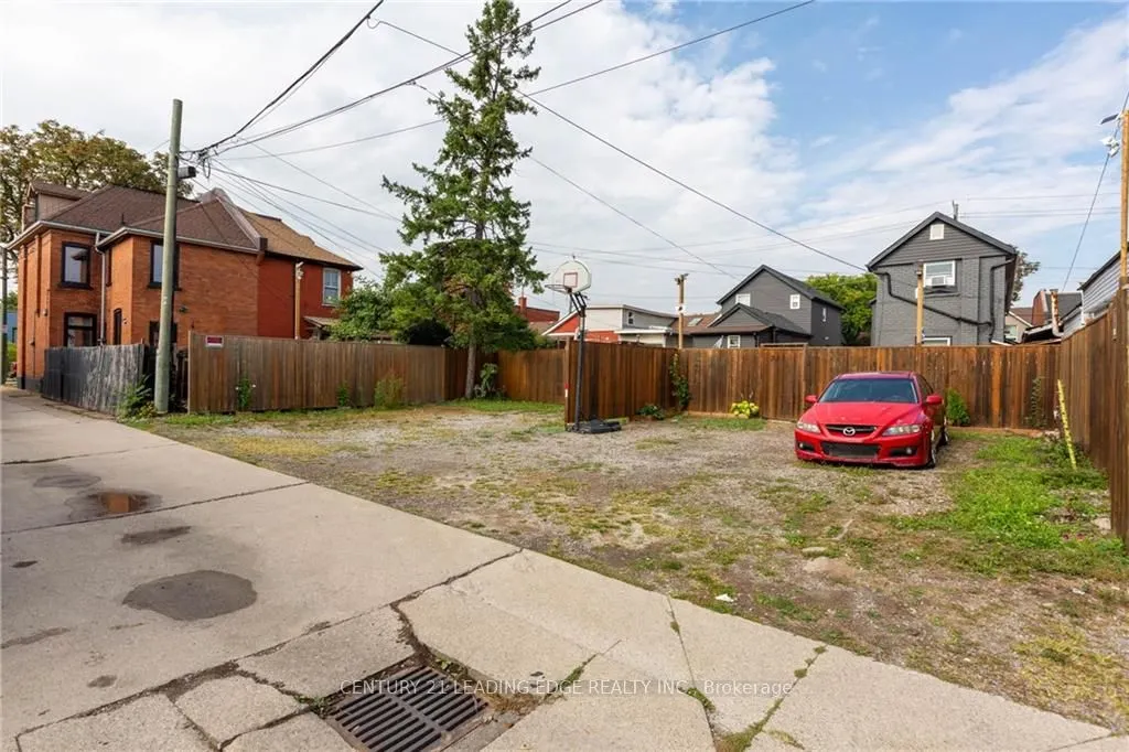 382 Cannon Street E, #A