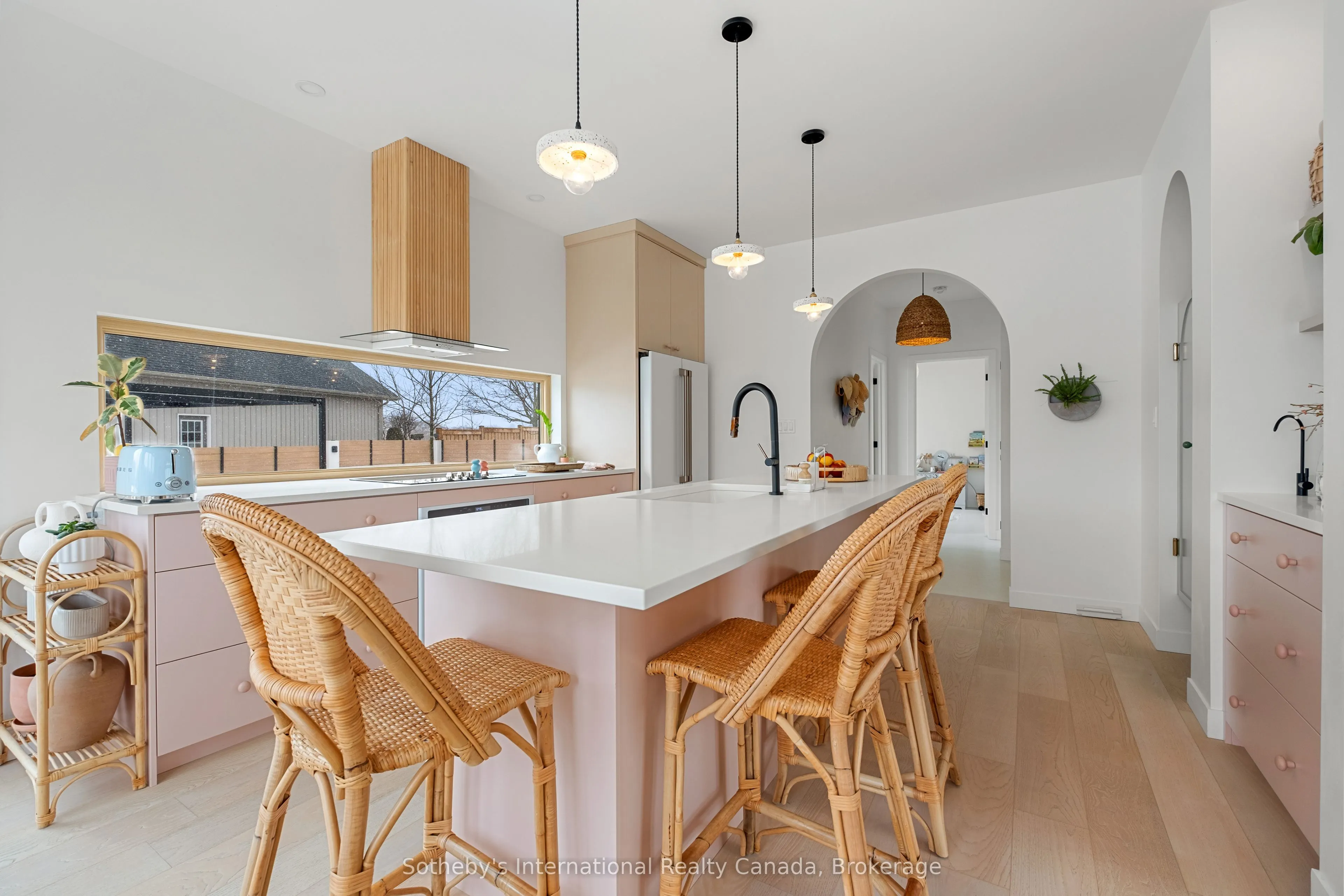 24 William Street W