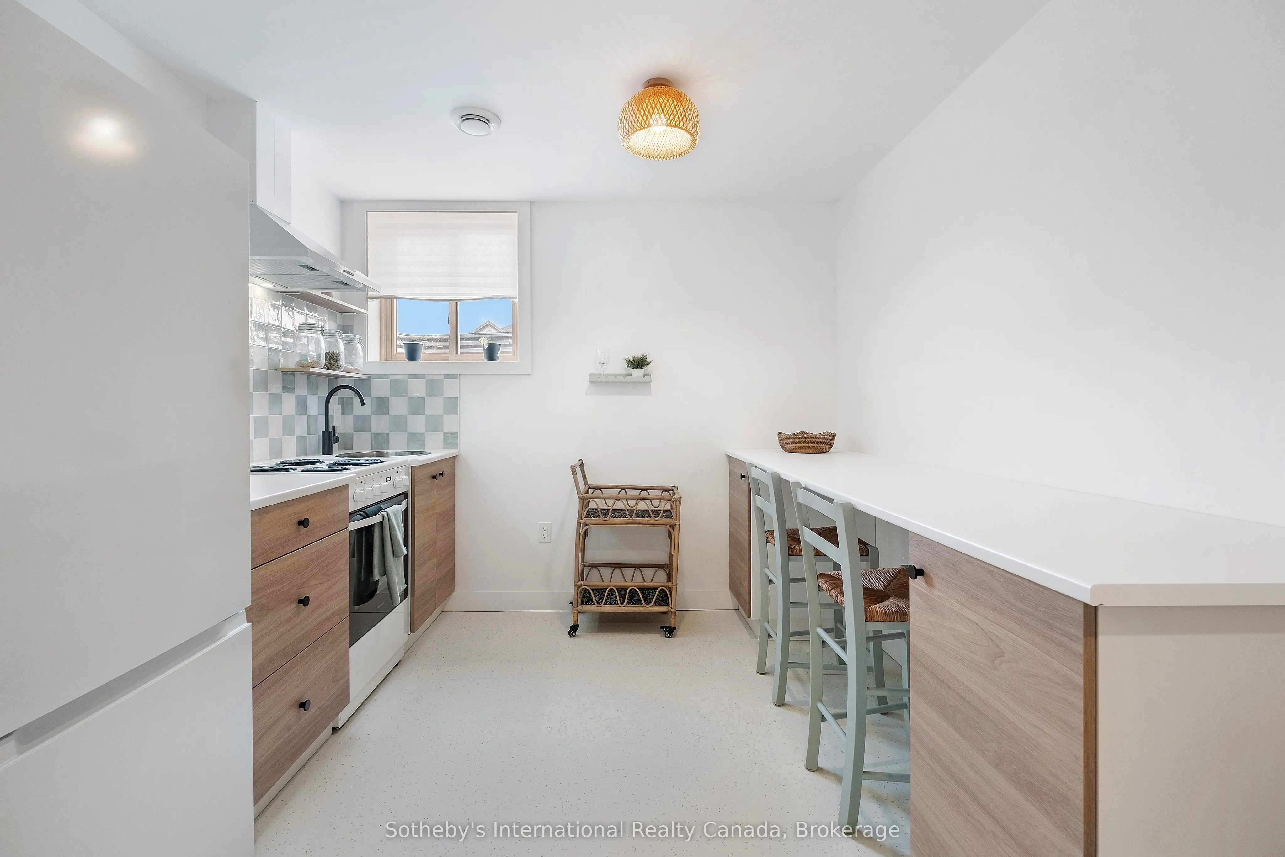 24 William Street W