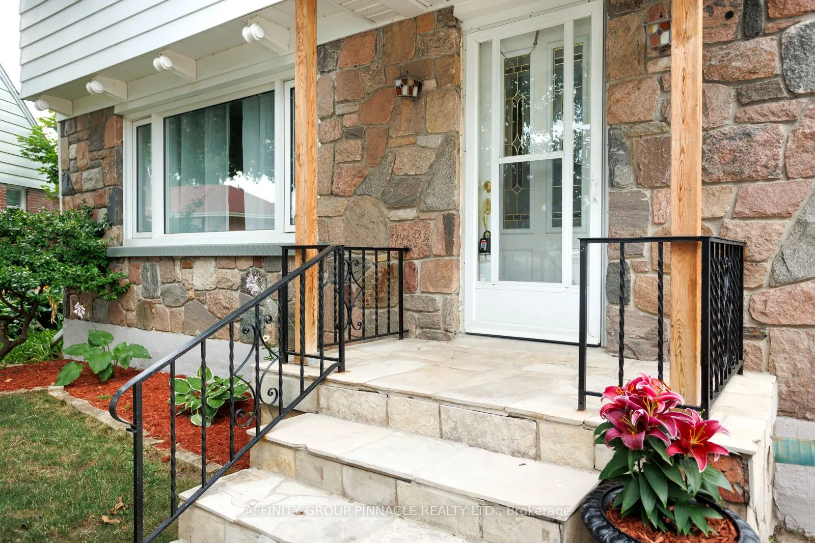 22 Sunset Court
