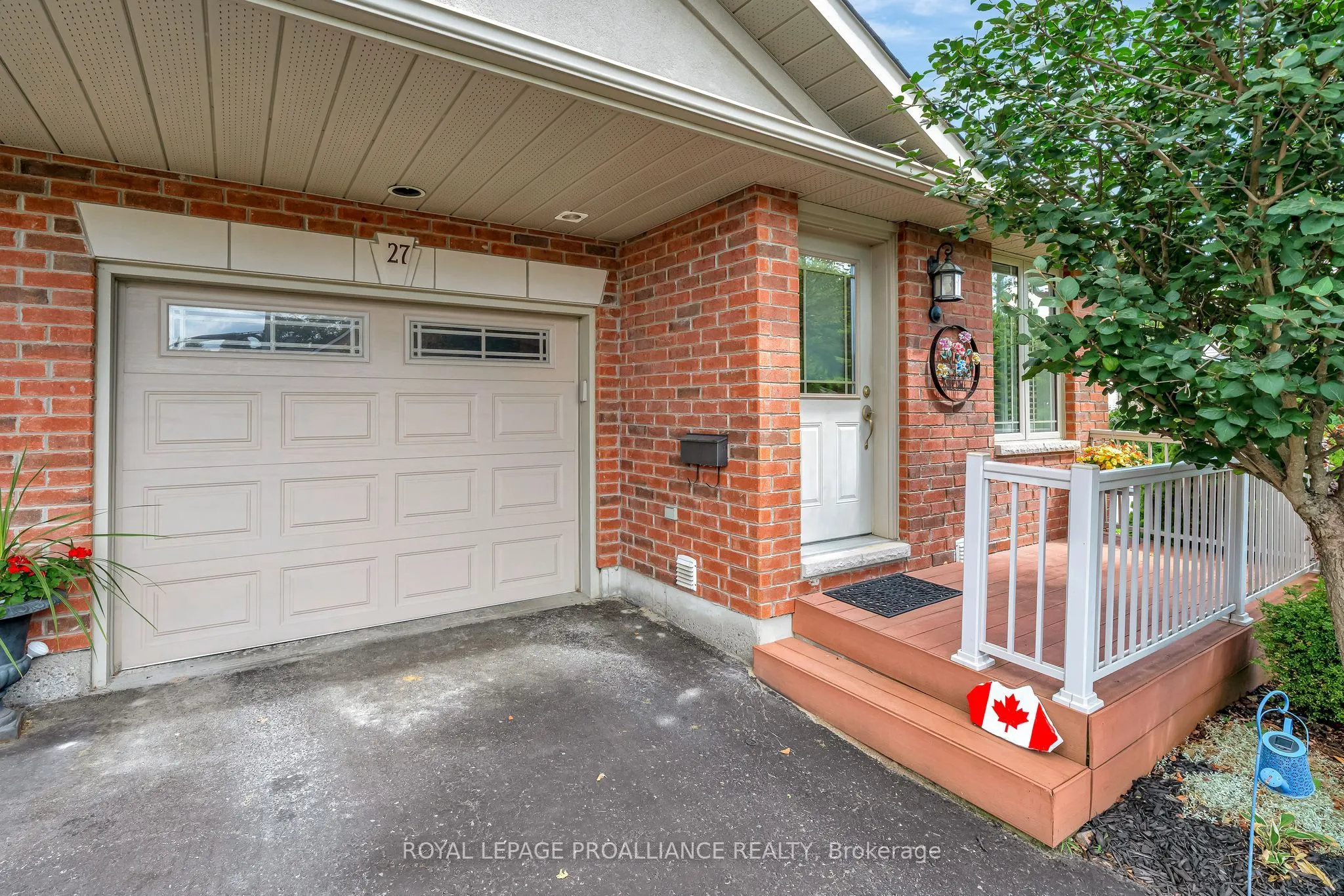 27 Division Street N