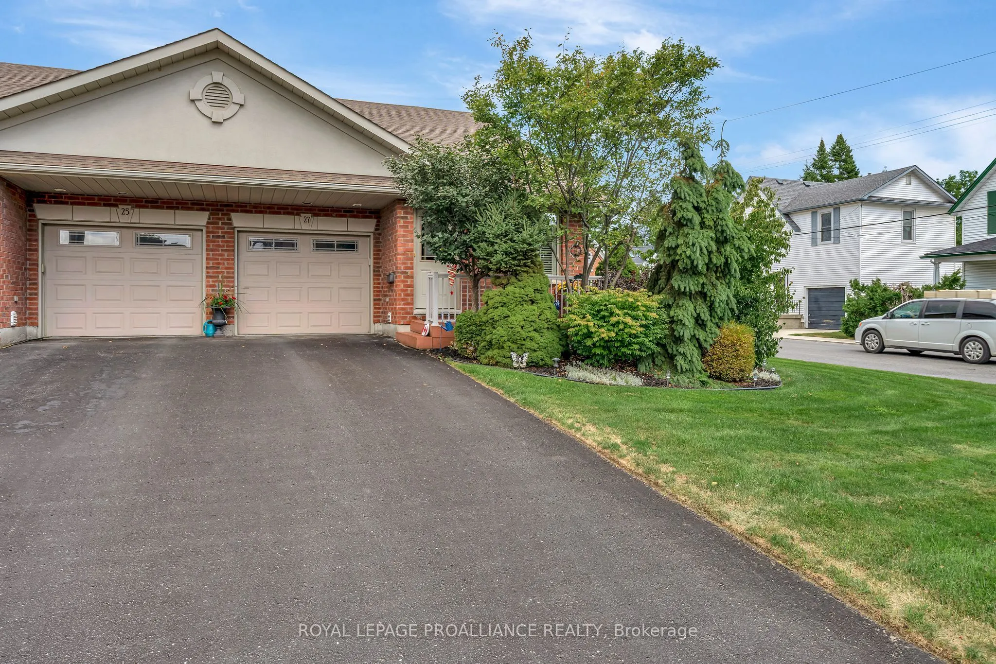 27 Division Street N