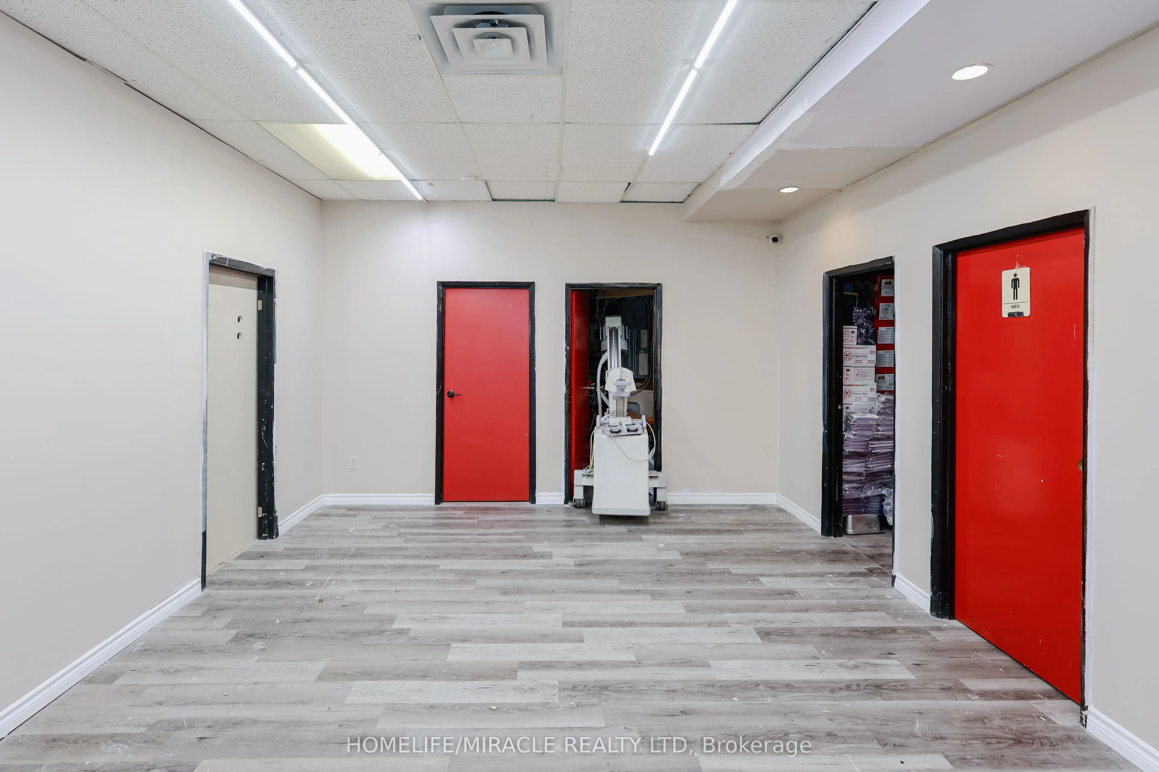 318 Queenston Road