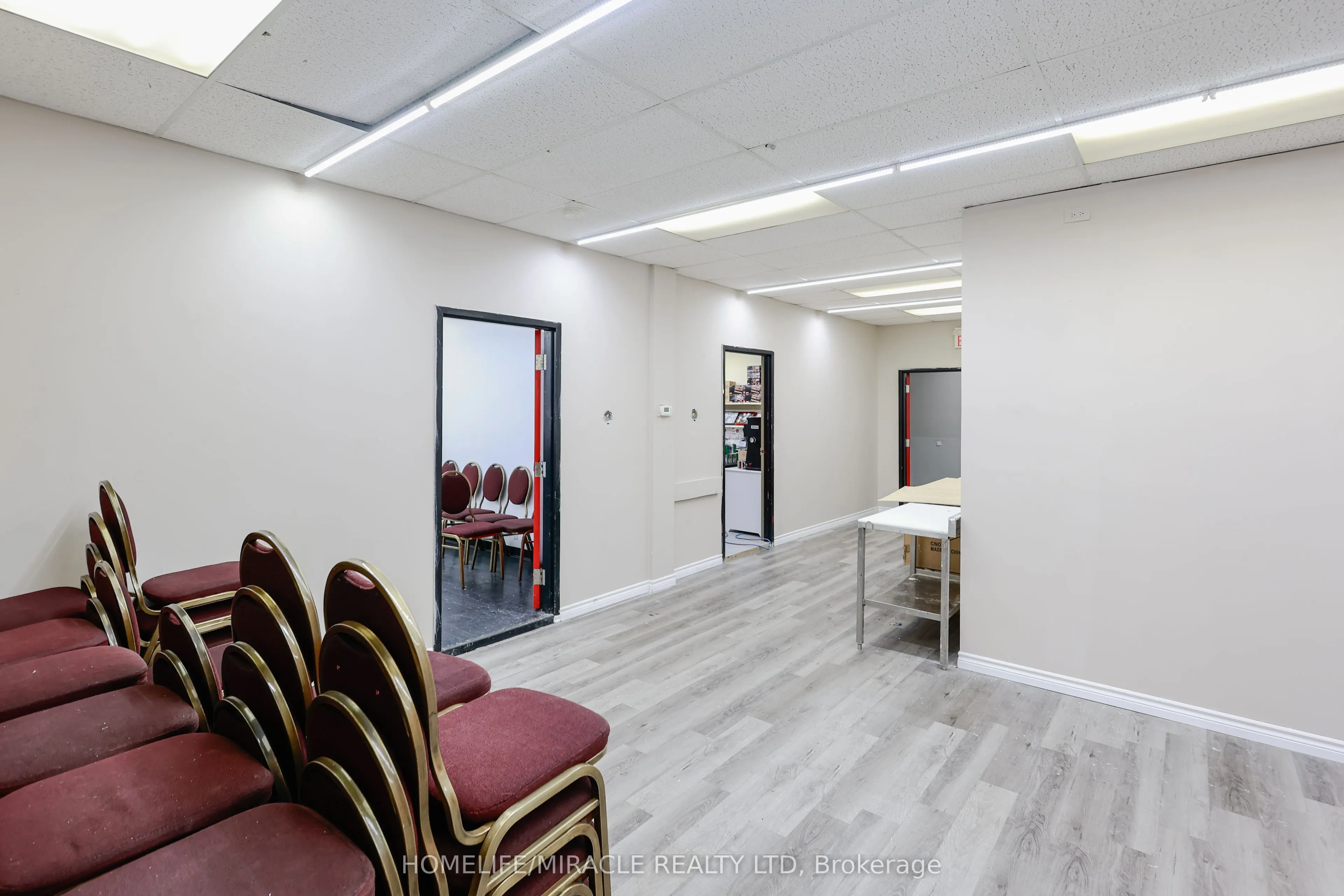 318 Queenston Road