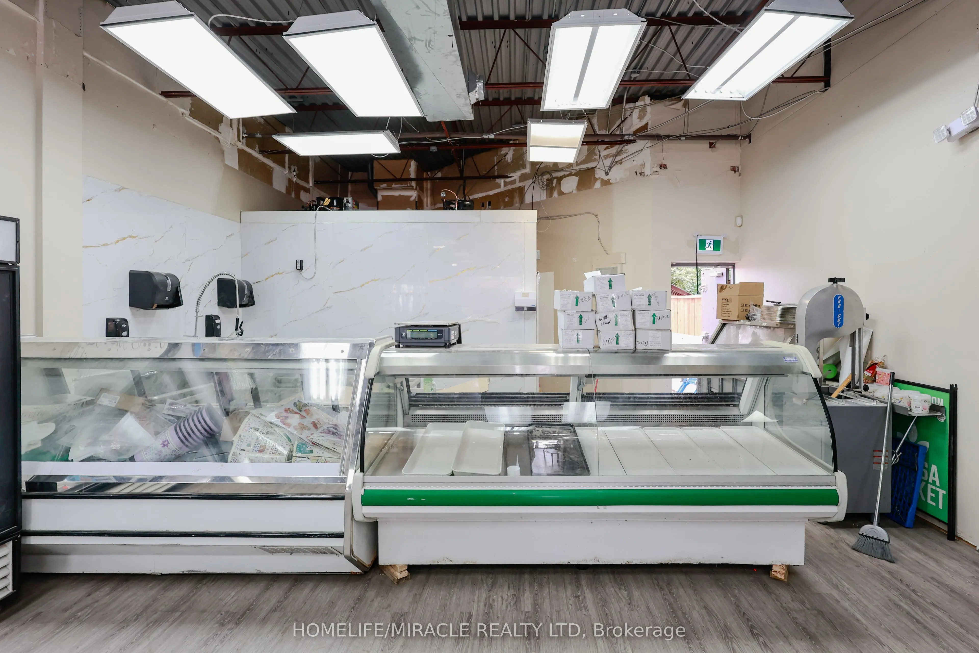 318 Queenston Road