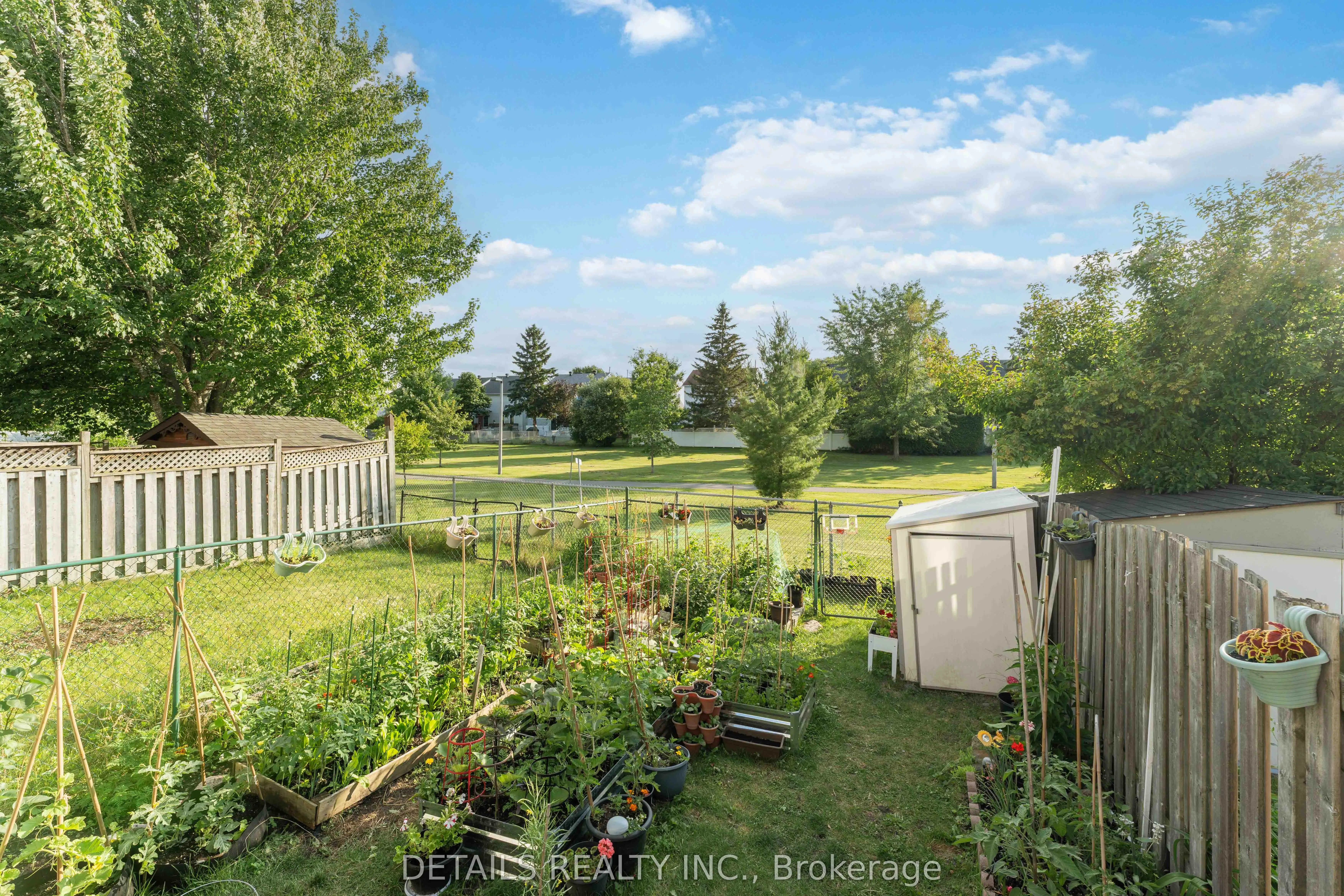 1537 Briarfield Crescent