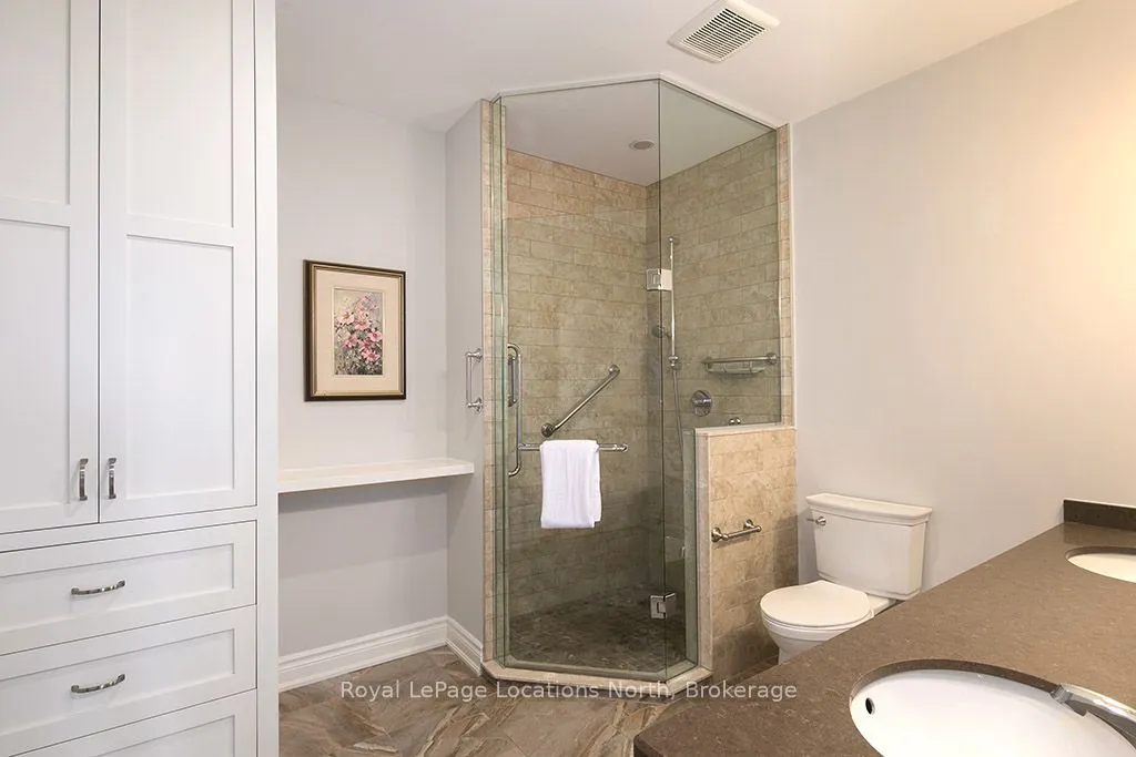 25 Beaver Street S, #203