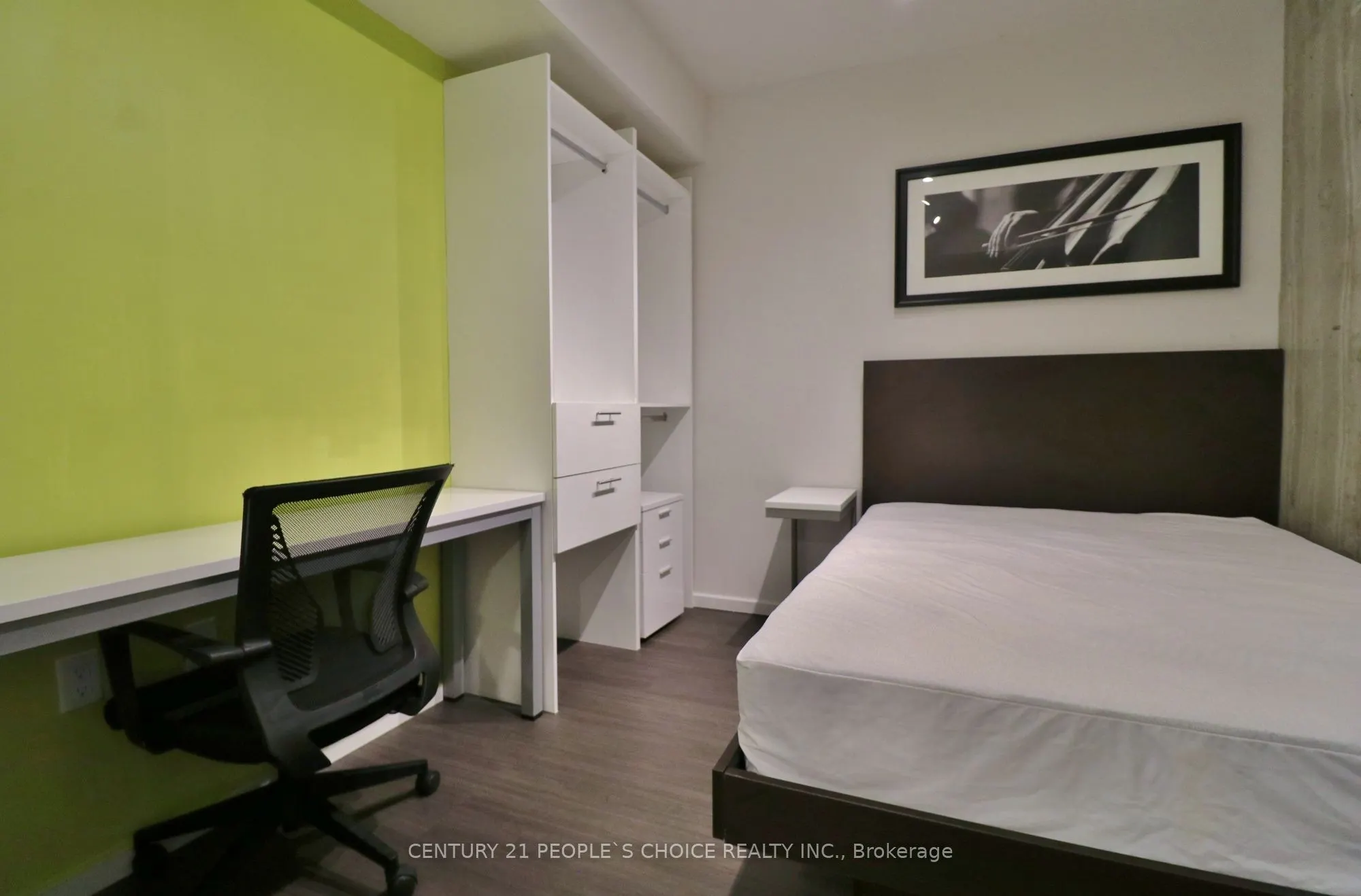 105 Champagne Avenue S, #1907