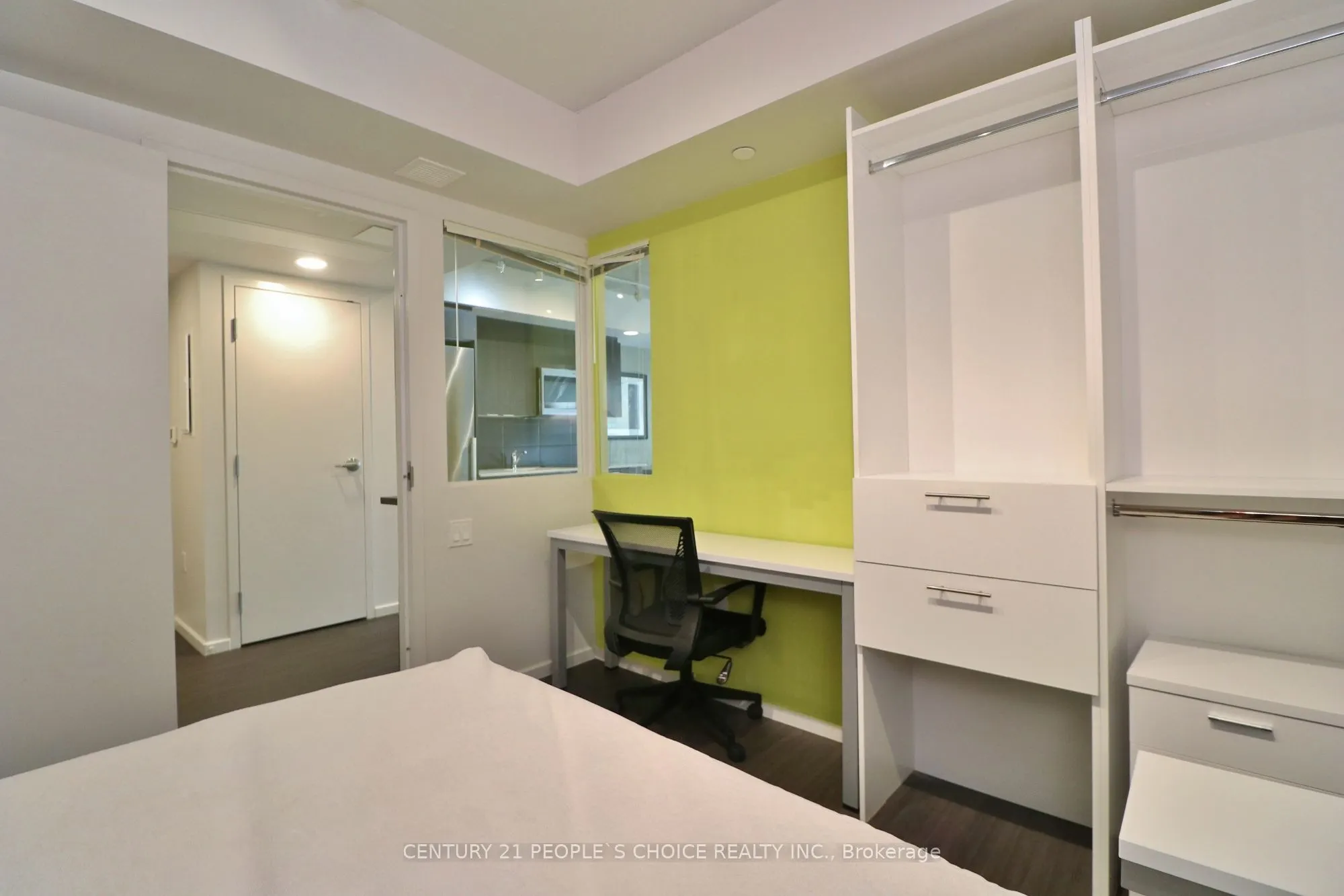 105 Champagne Avenue S, #1907
