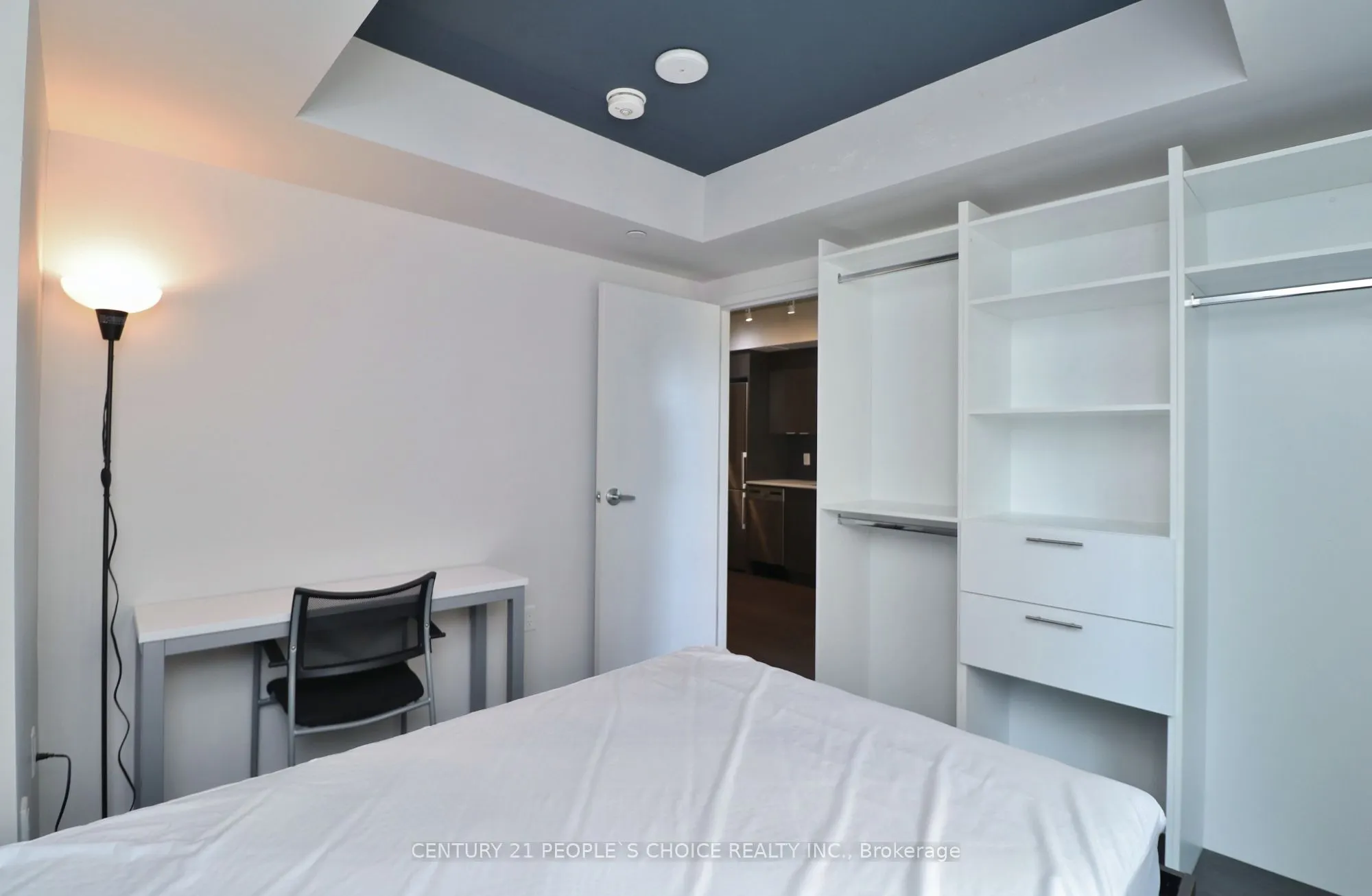 105 Champagne Avenue S, #1907