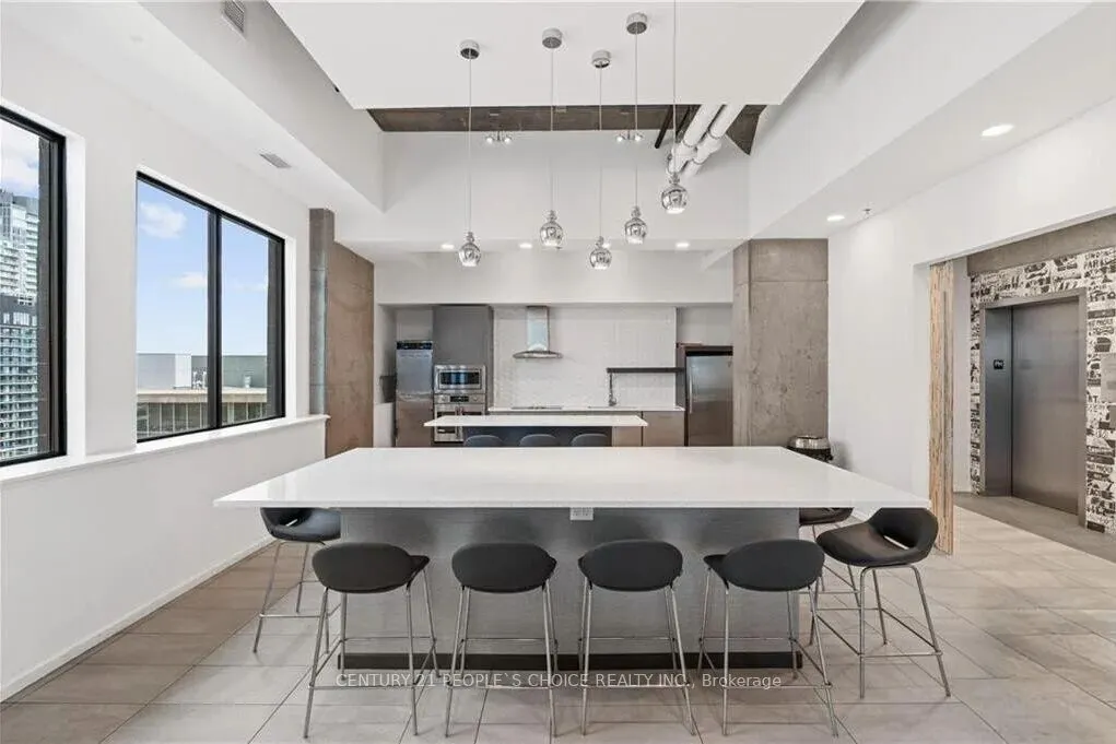 105 Champagne Avenue S, #1907