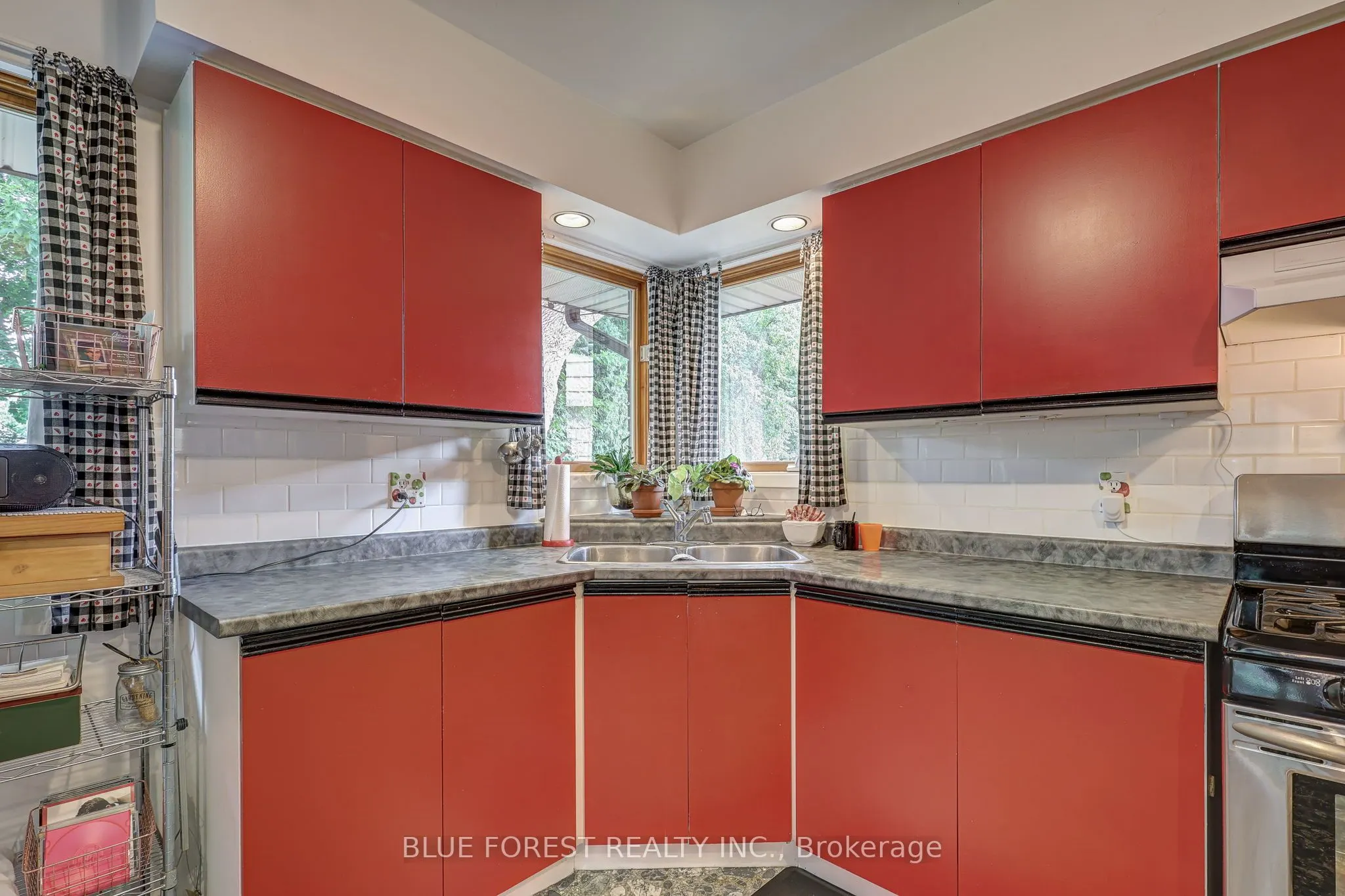 82 Connaught Avenue