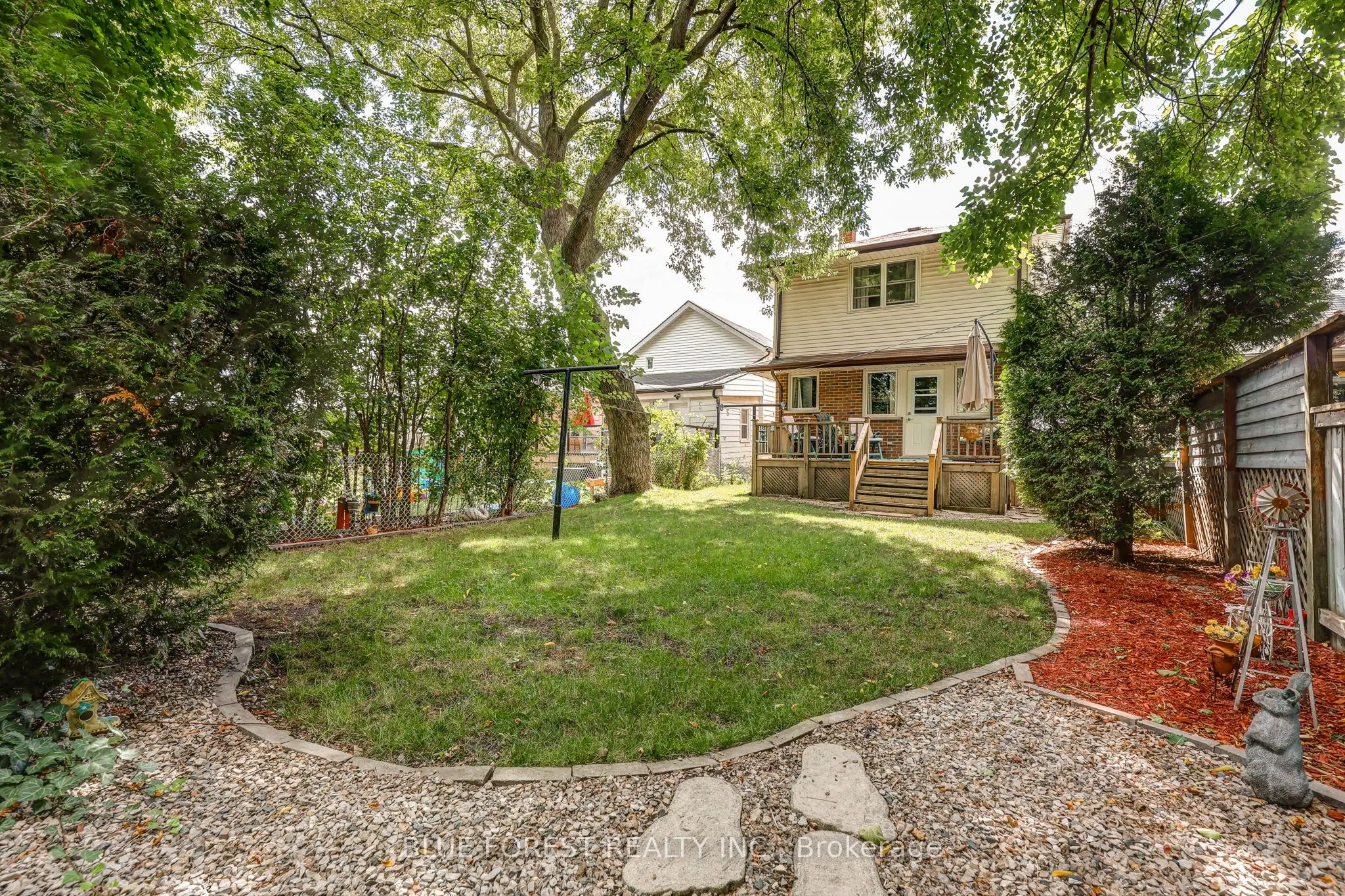 82 Connaught Avenue