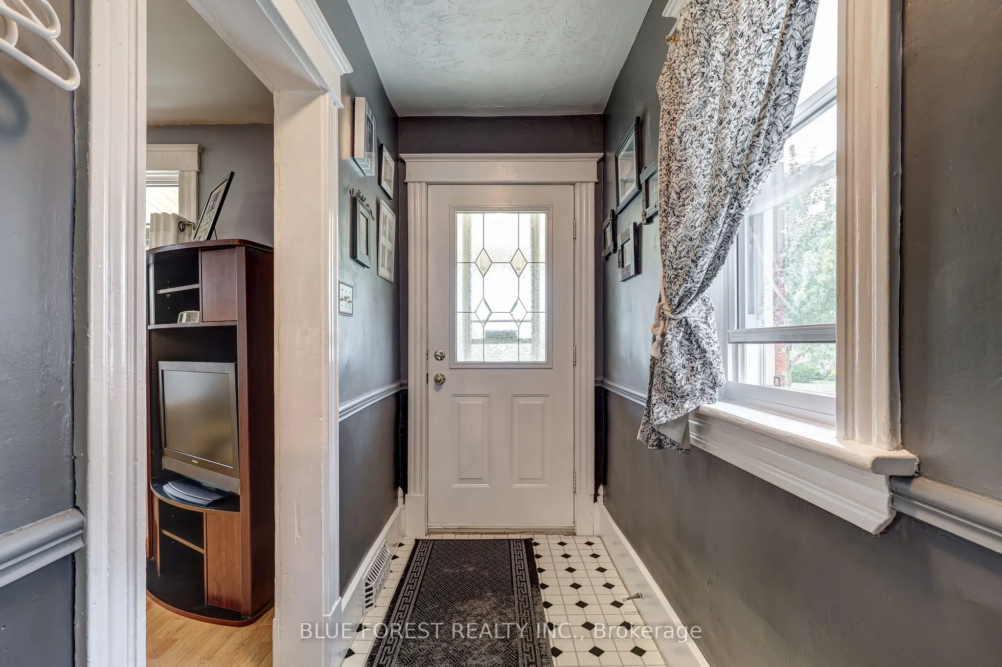 82 Connaught Avenue