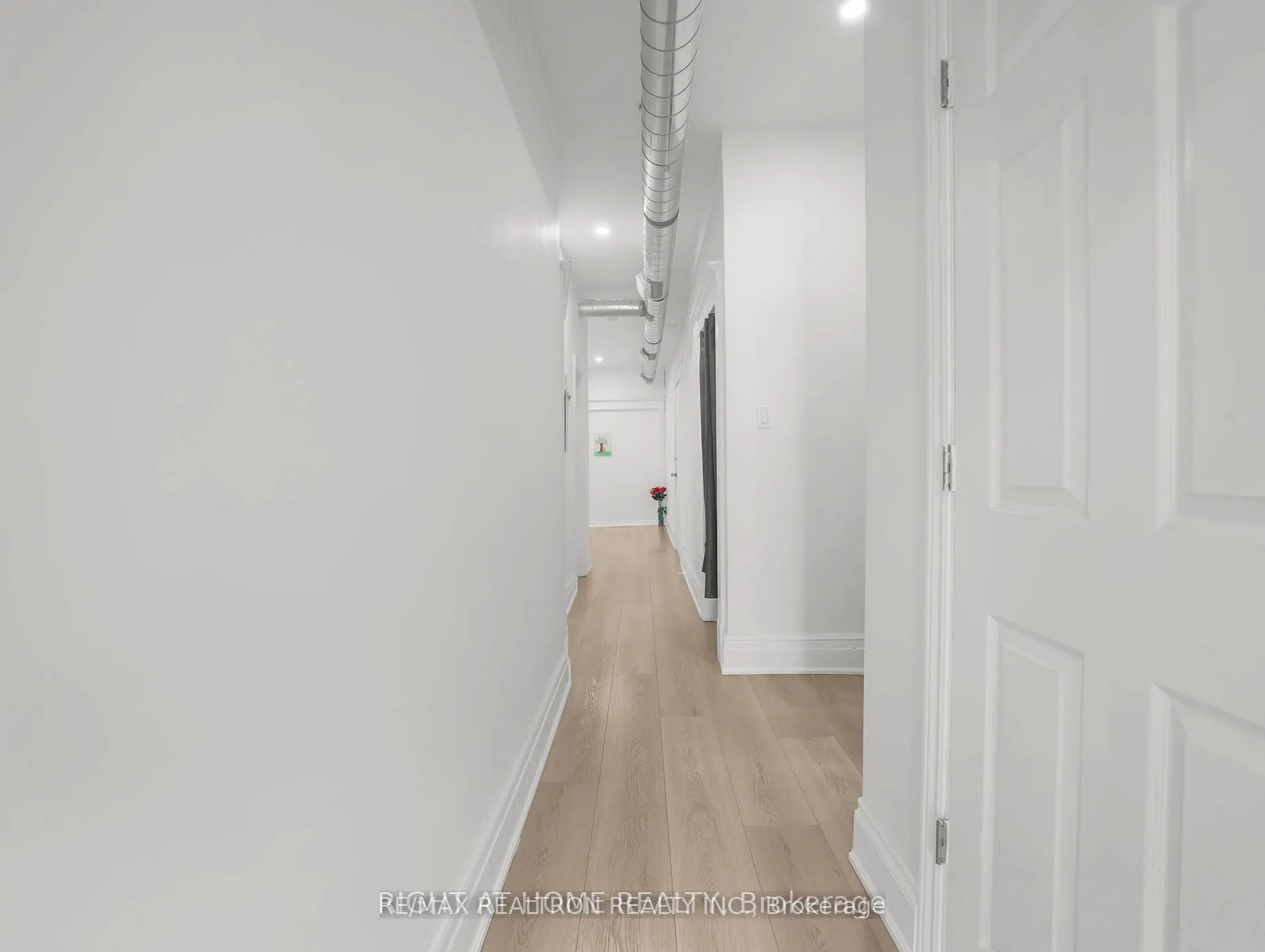 84 - 86 John Street S