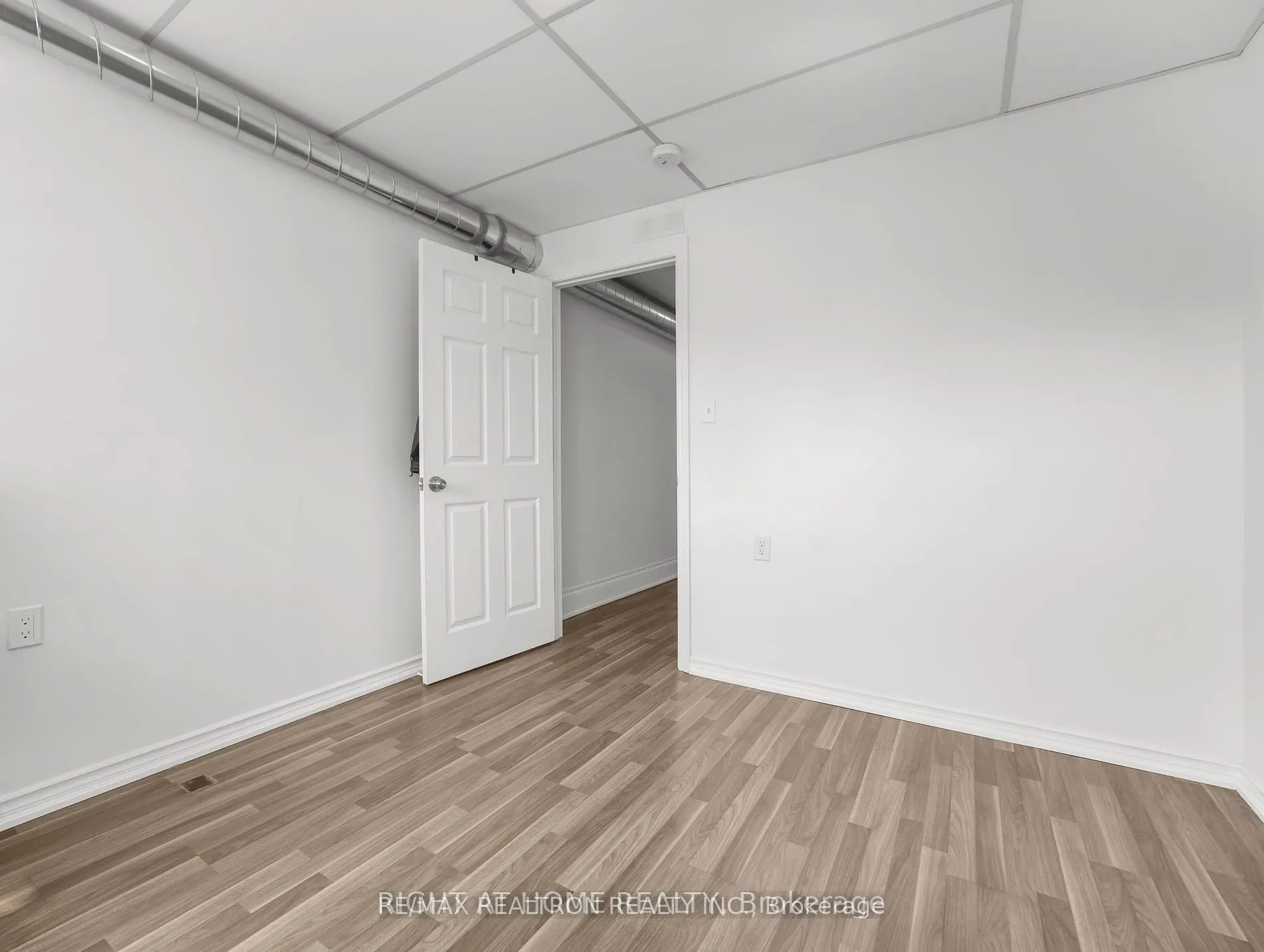 84 - 86 John Street S