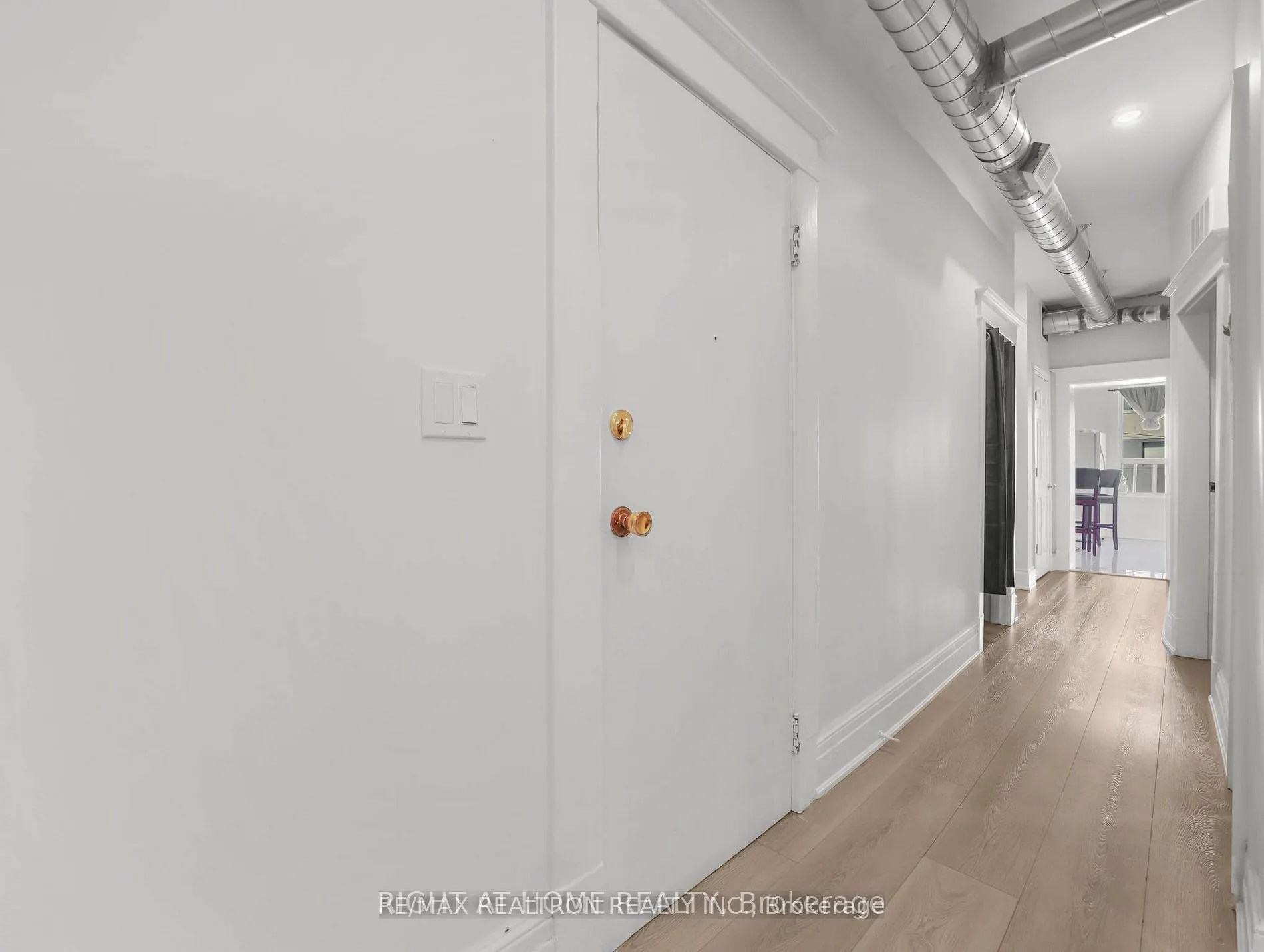 84 - 86 John Street S