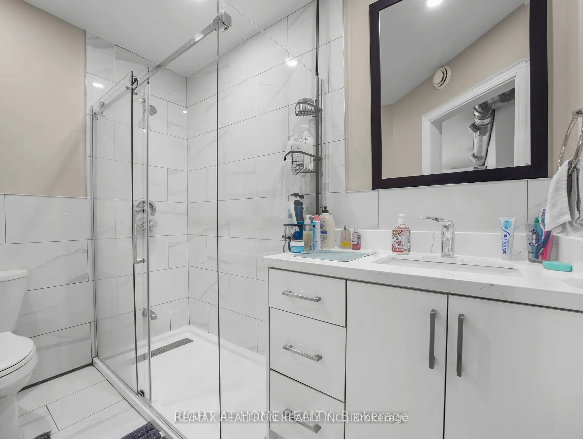 84 - 86 John Street S