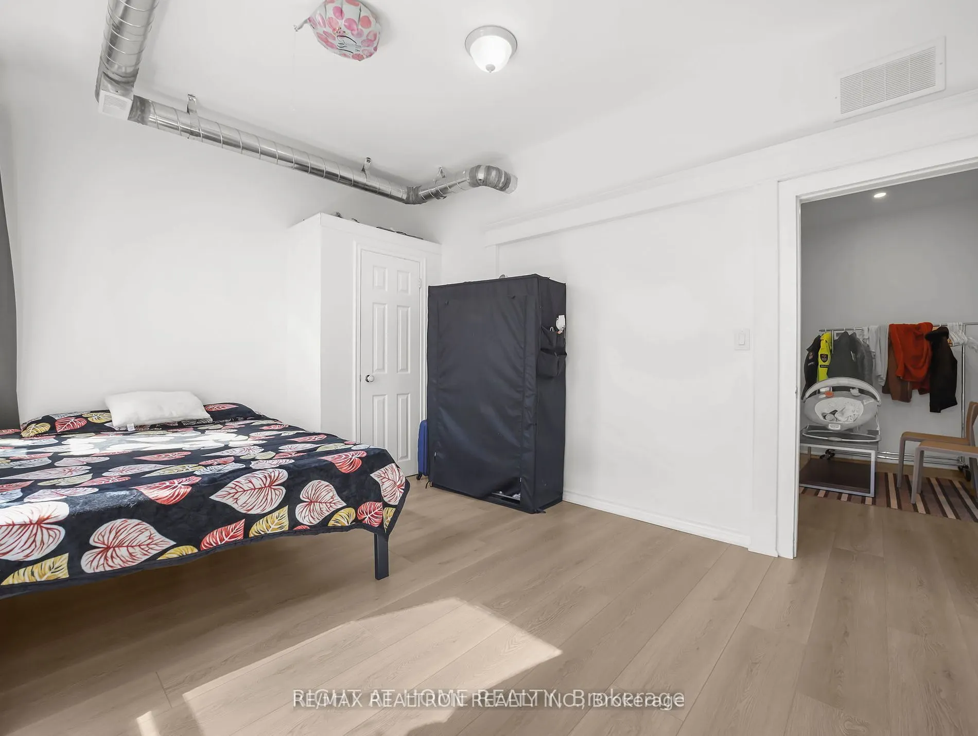 84 - 86 John Street S