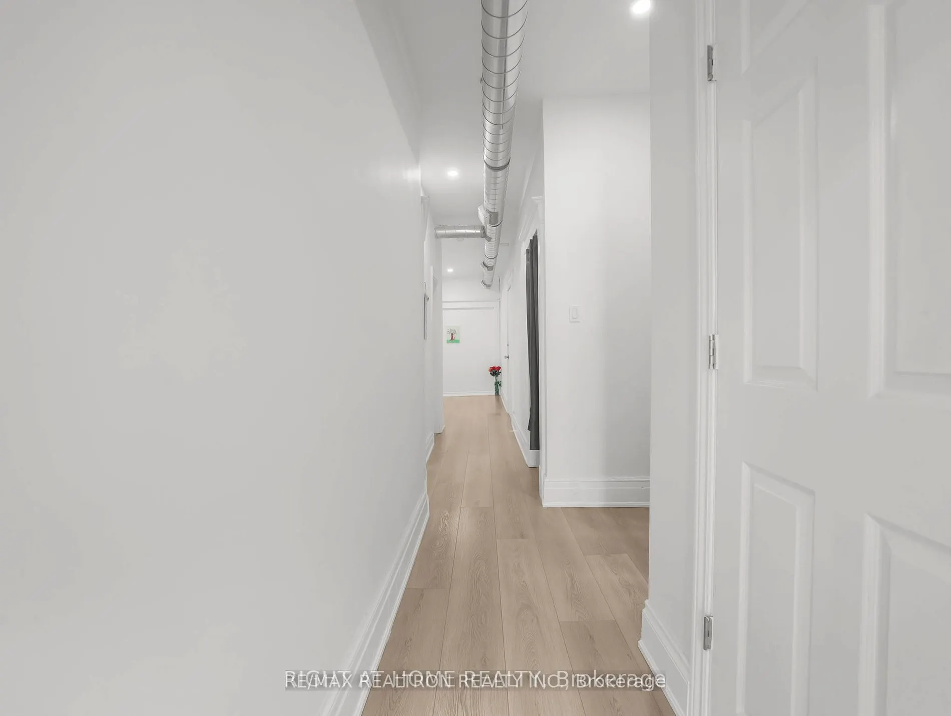 84 - 86 John Street S