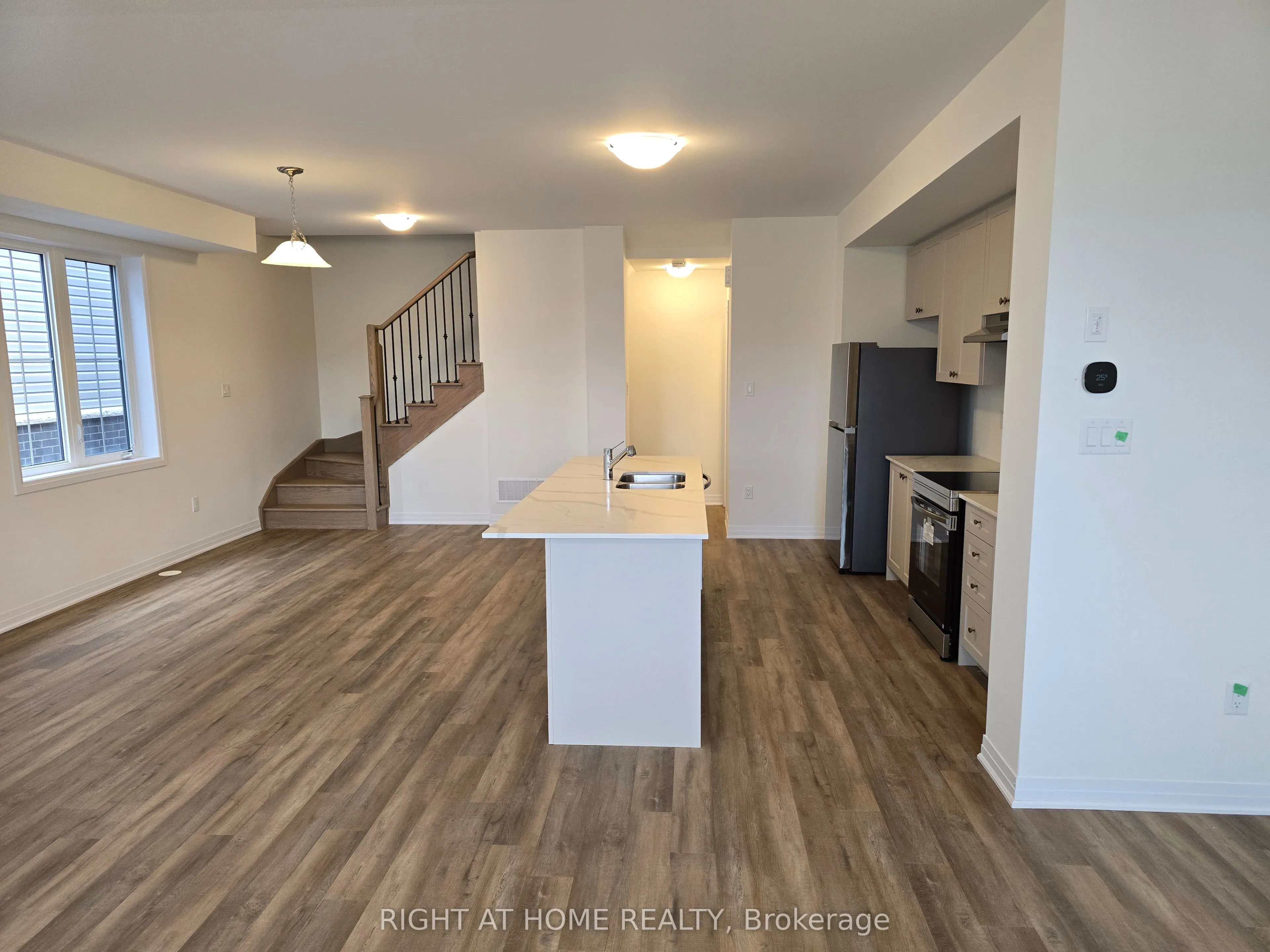 12 Feather Road